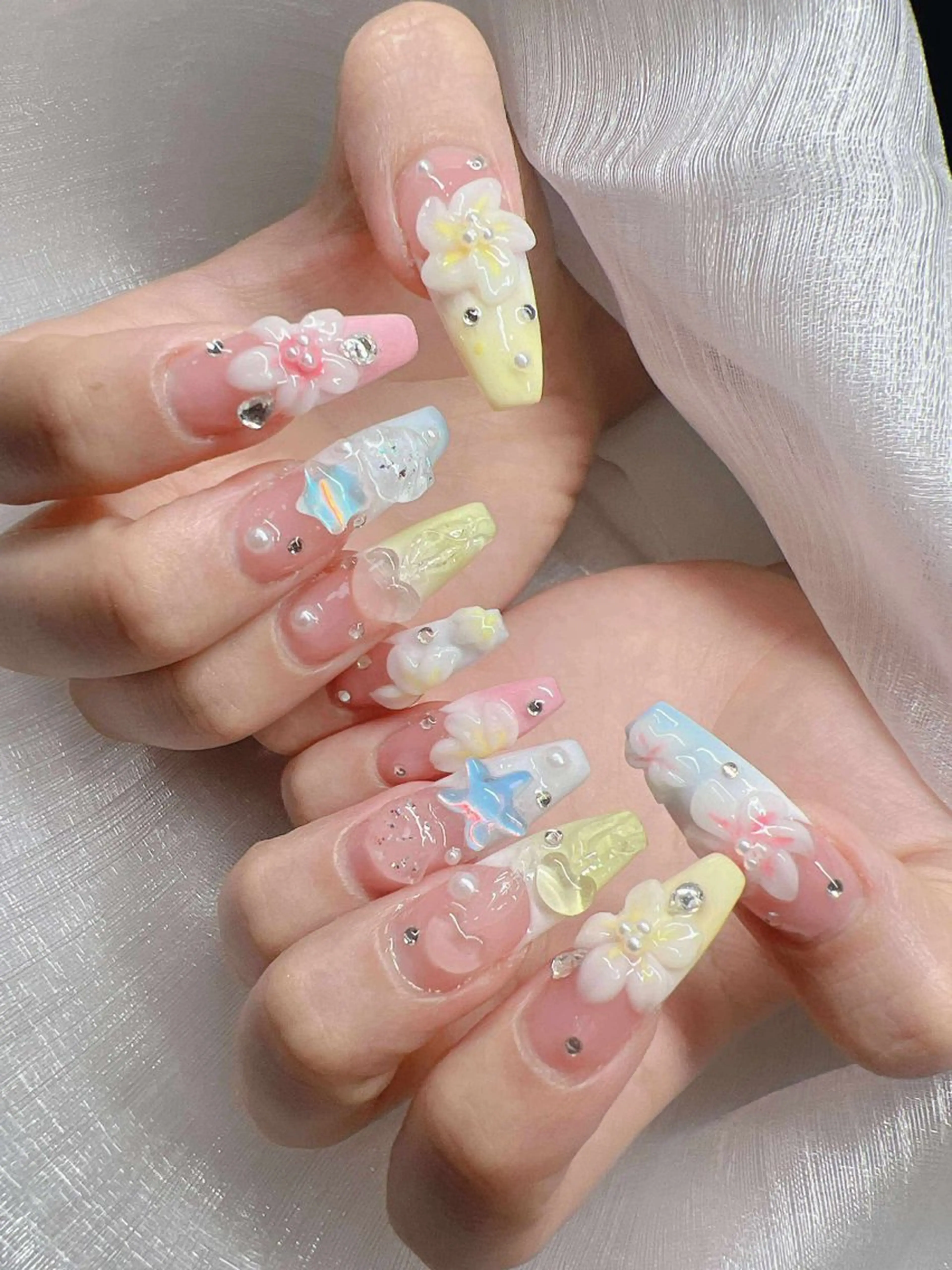 ネイル 長さ出し グラデーション 卒業式 キラキラネイル マグネットネイル ハンドネイル Lee Nailsのネイルデザイン
