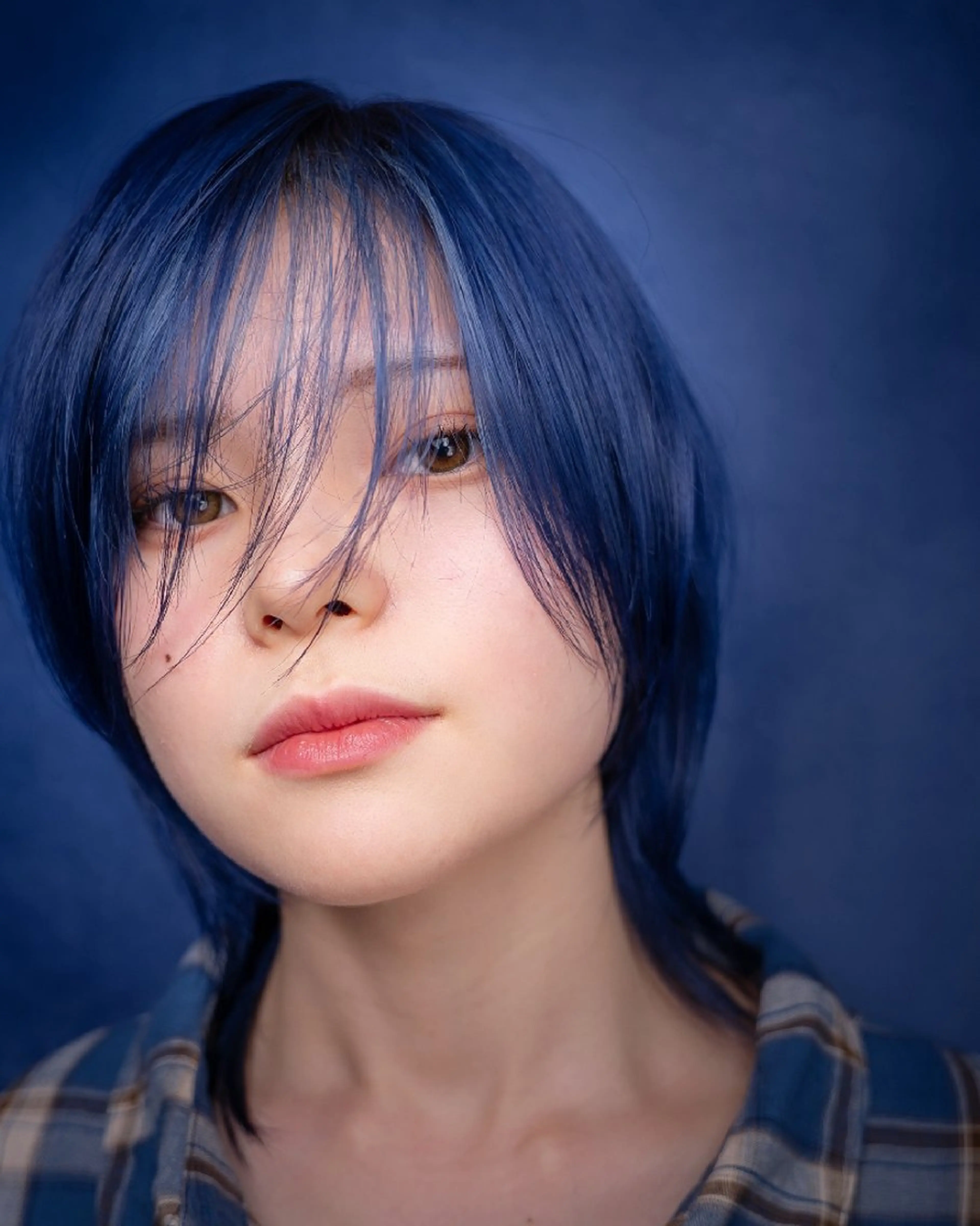 ショート カラー ブリーチ ハイトーンカラー ネイビーカラー Loop for hair所属・松尾 泰伸のヘアスタイル