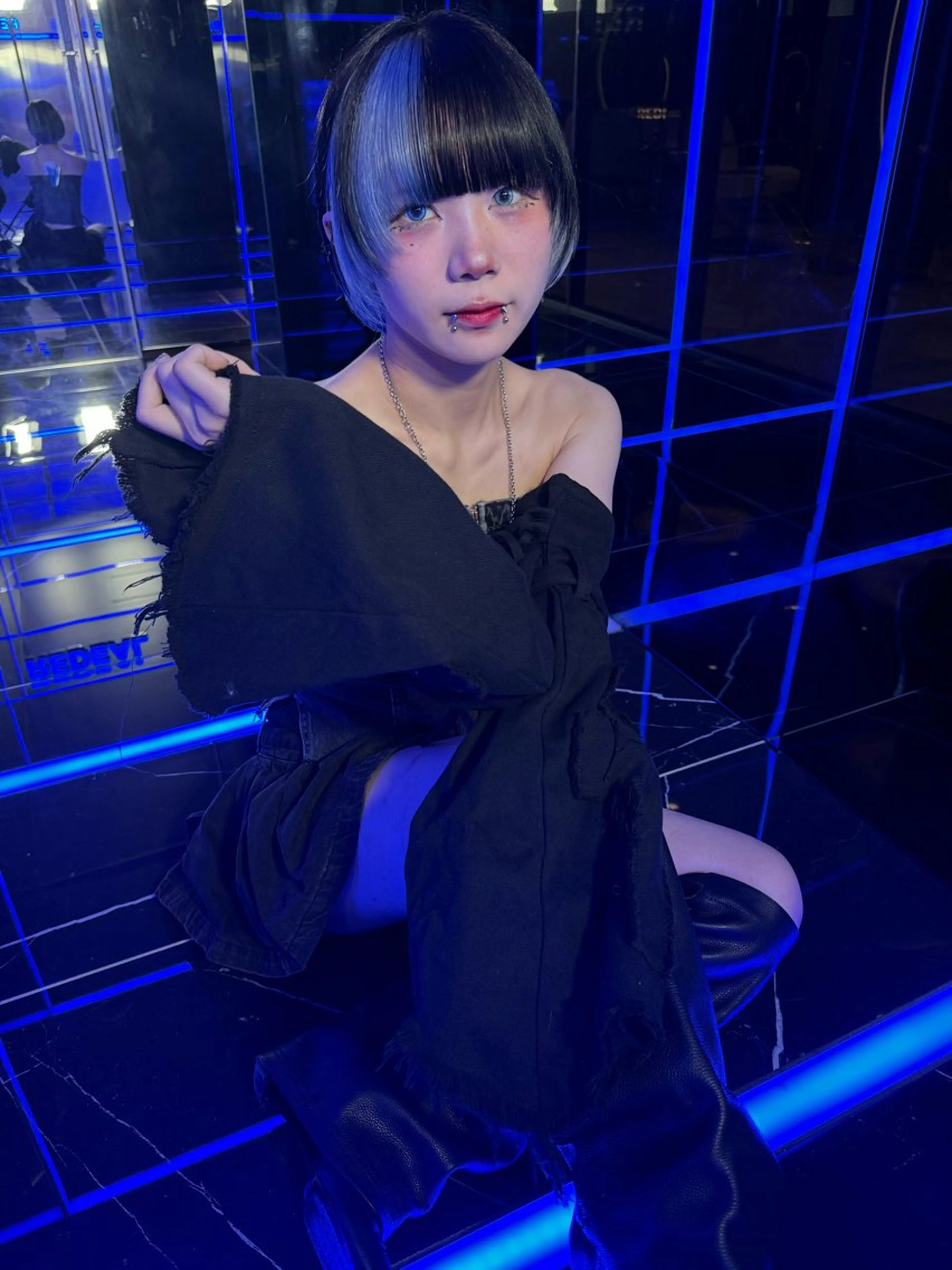 ショート カラー りょうへい/ 全頭ブリーチ/渋谷のヘアスタイル