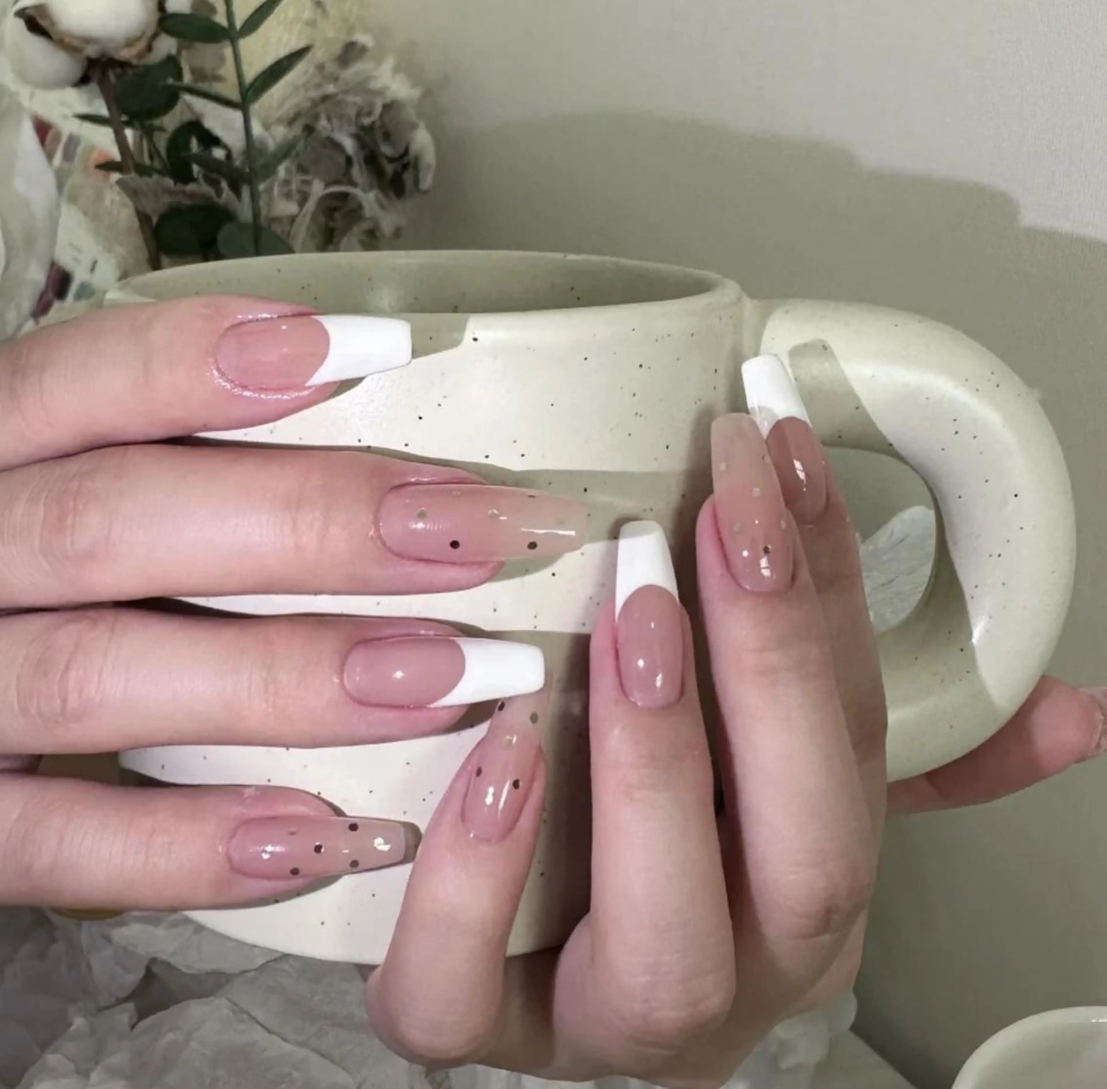 ネイル アートネイル 長さ出し ネイルチップ Queens テイのネイルデザイン