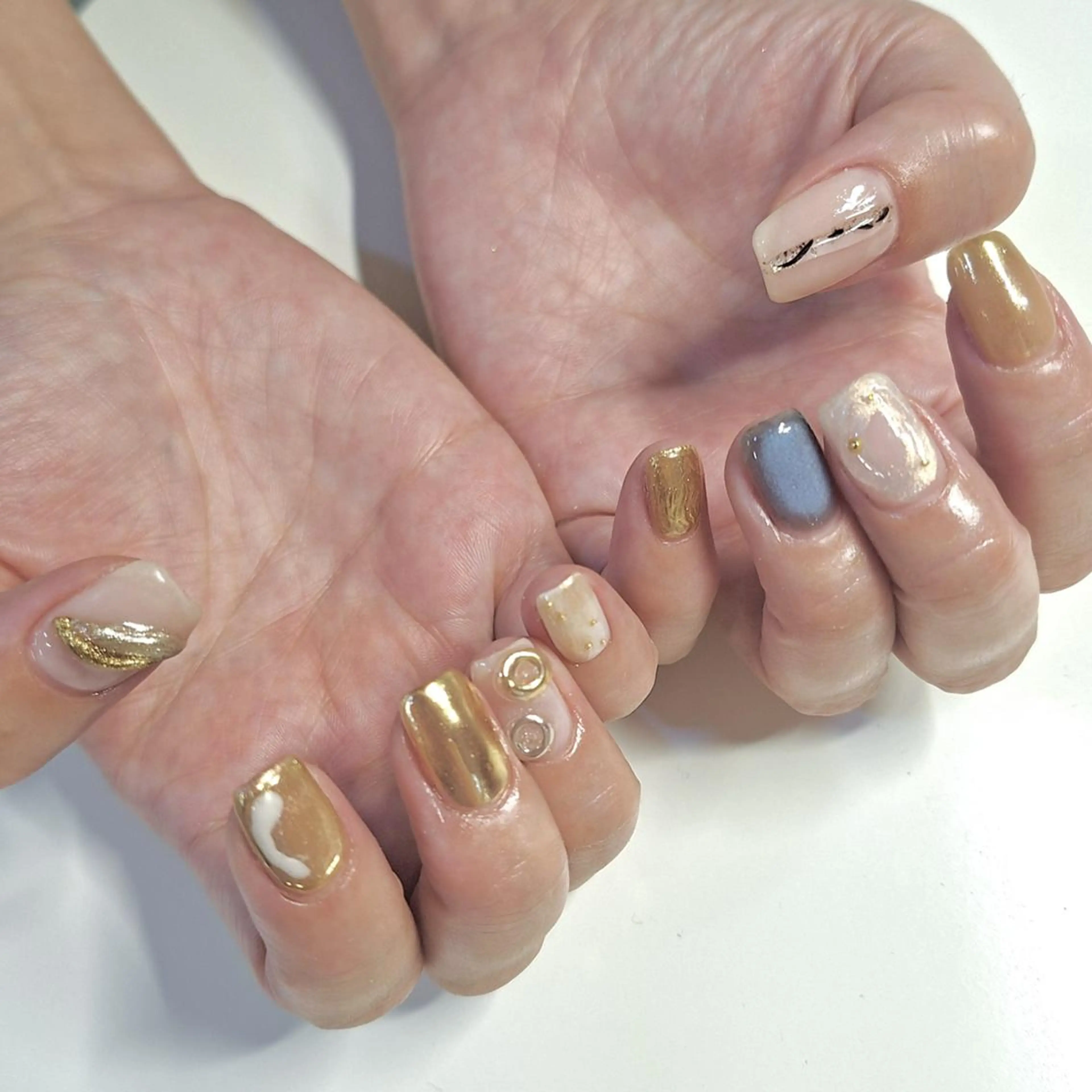 ネイル ジェルネイル 韓国ネイル ミラーネイル ニュアンスネイル ワンホンネイル nailstudio eviz新宿店のネイルデザイン