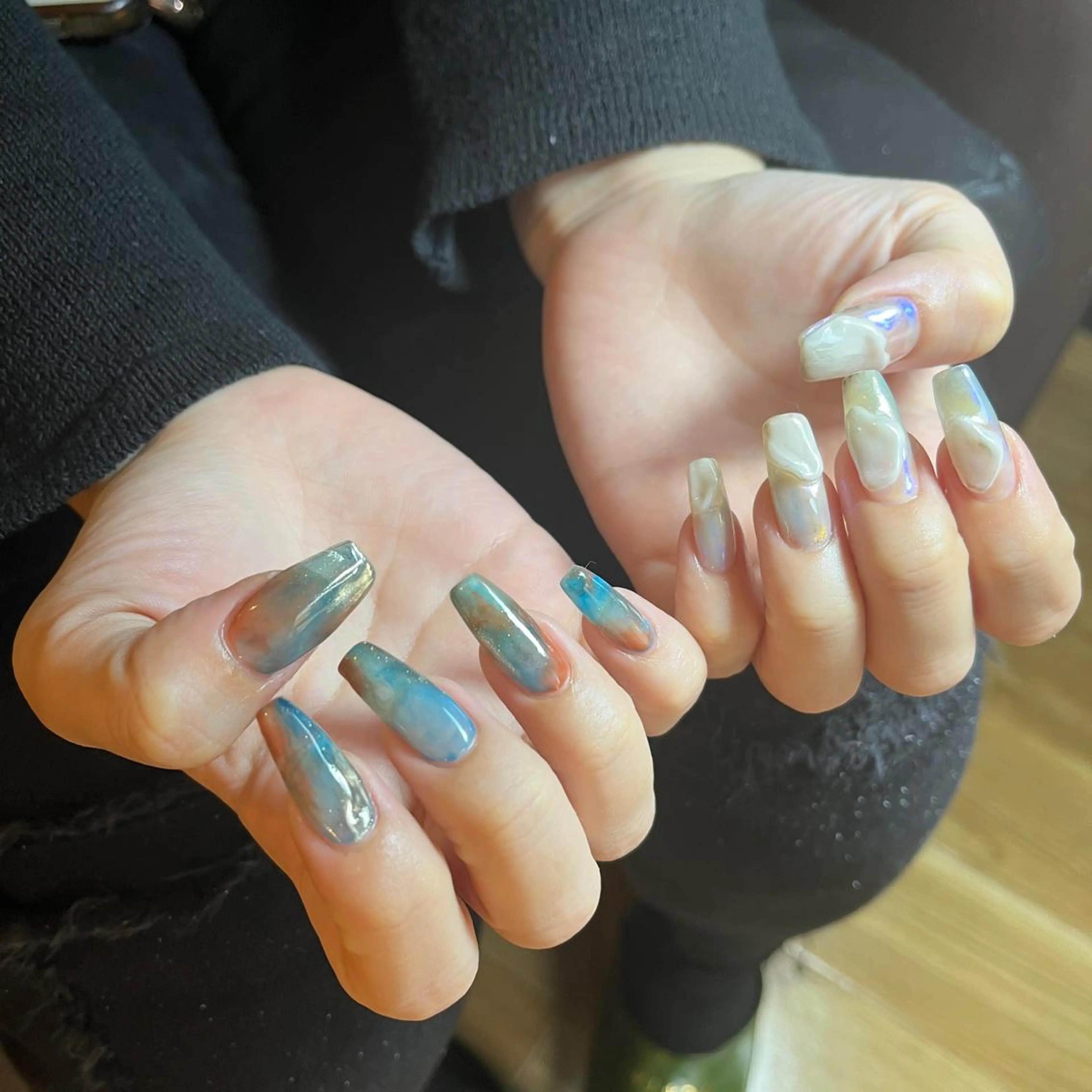 ネイル クリアネイル 水色 ニュアンスネイル ぷっくりネイル フリーランス¨̮⃝ ネイリストOKADAのネイルデザイン