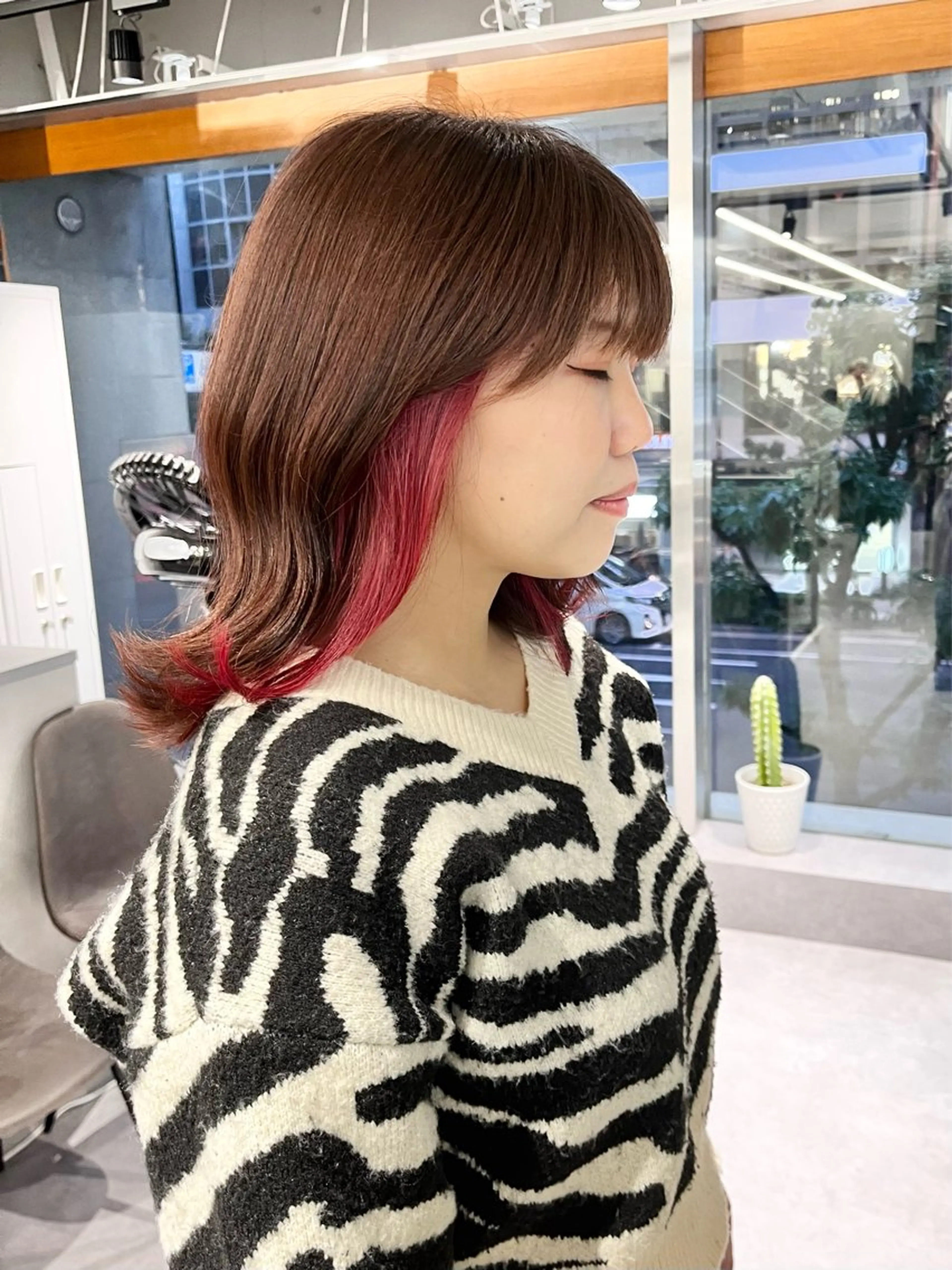 ミディアム カラー デザインカラー ダブルカラー ハイトーンカラー インナーカラー レッドカラー デザインカラー 小西勇次のヘアスタイル