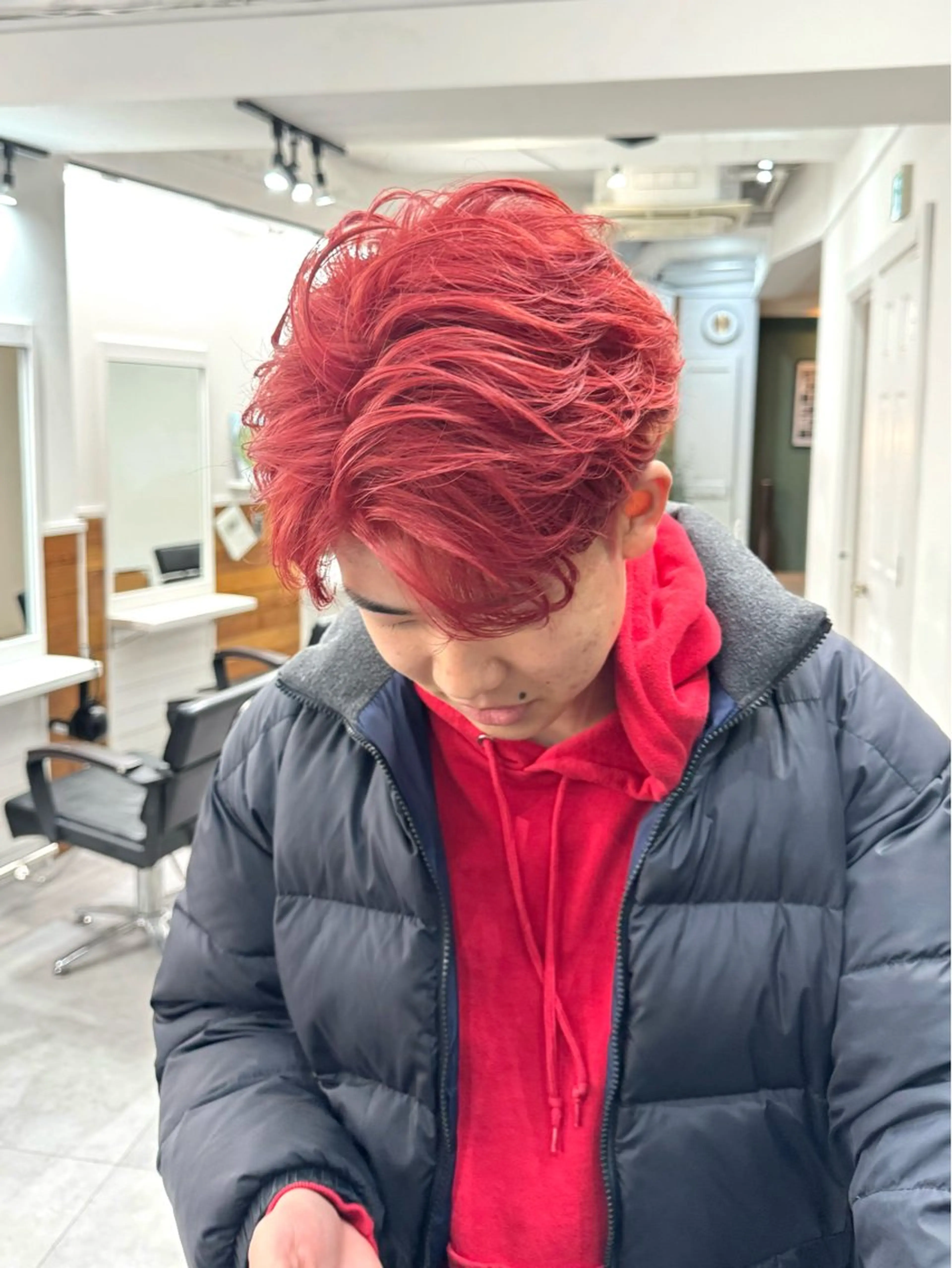 カラー メンズ メンズブリーチ ブリーチ レッドカラー 卒業式のヘアスタイル シャドウパーマ/ 波巻パーマYu-Kiのヘアスタイル