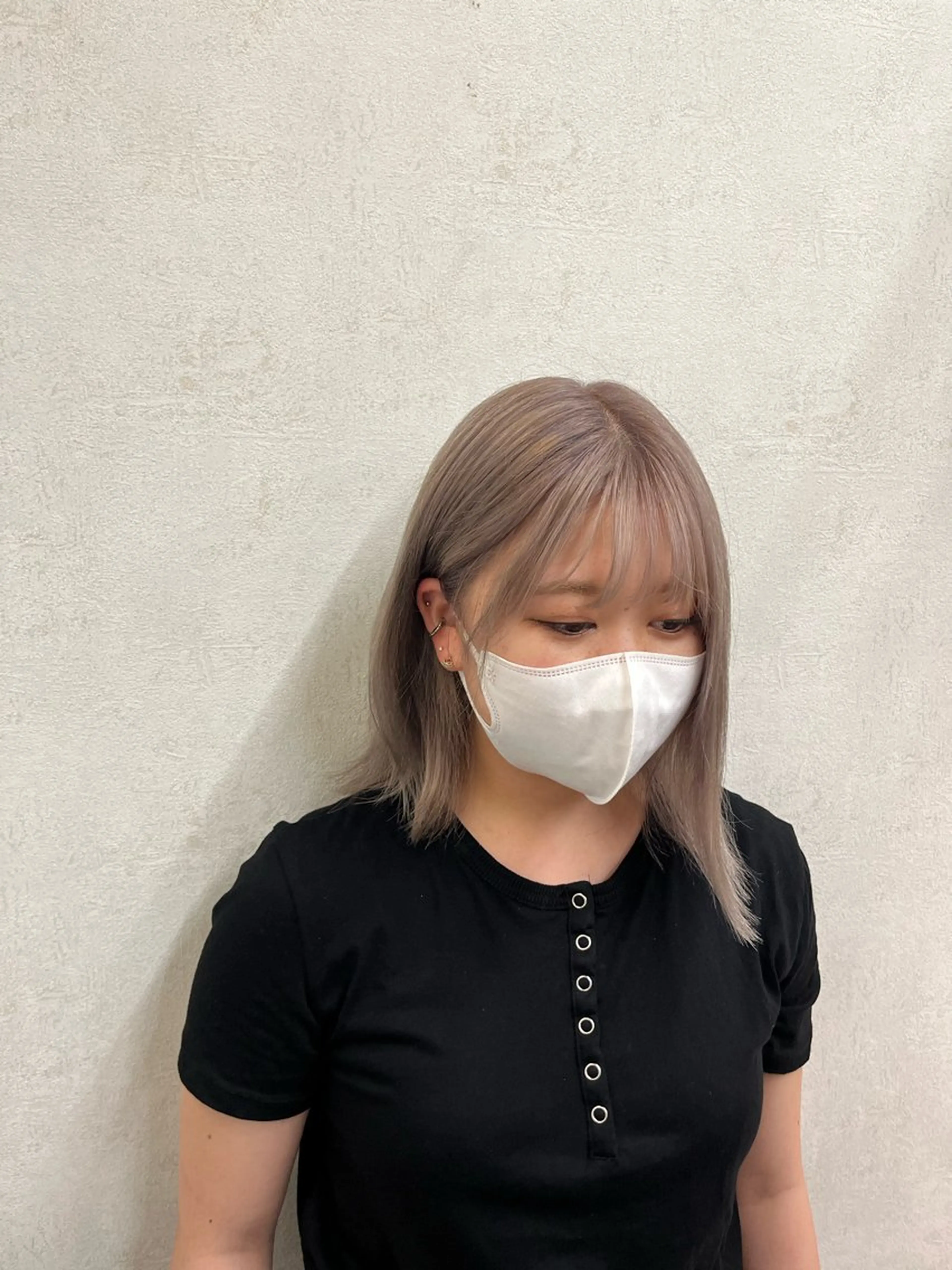 ショート カラー ブリーチ シルバー 寒色 ♡ レイヤー ┊︎miyuのヘアスタイル