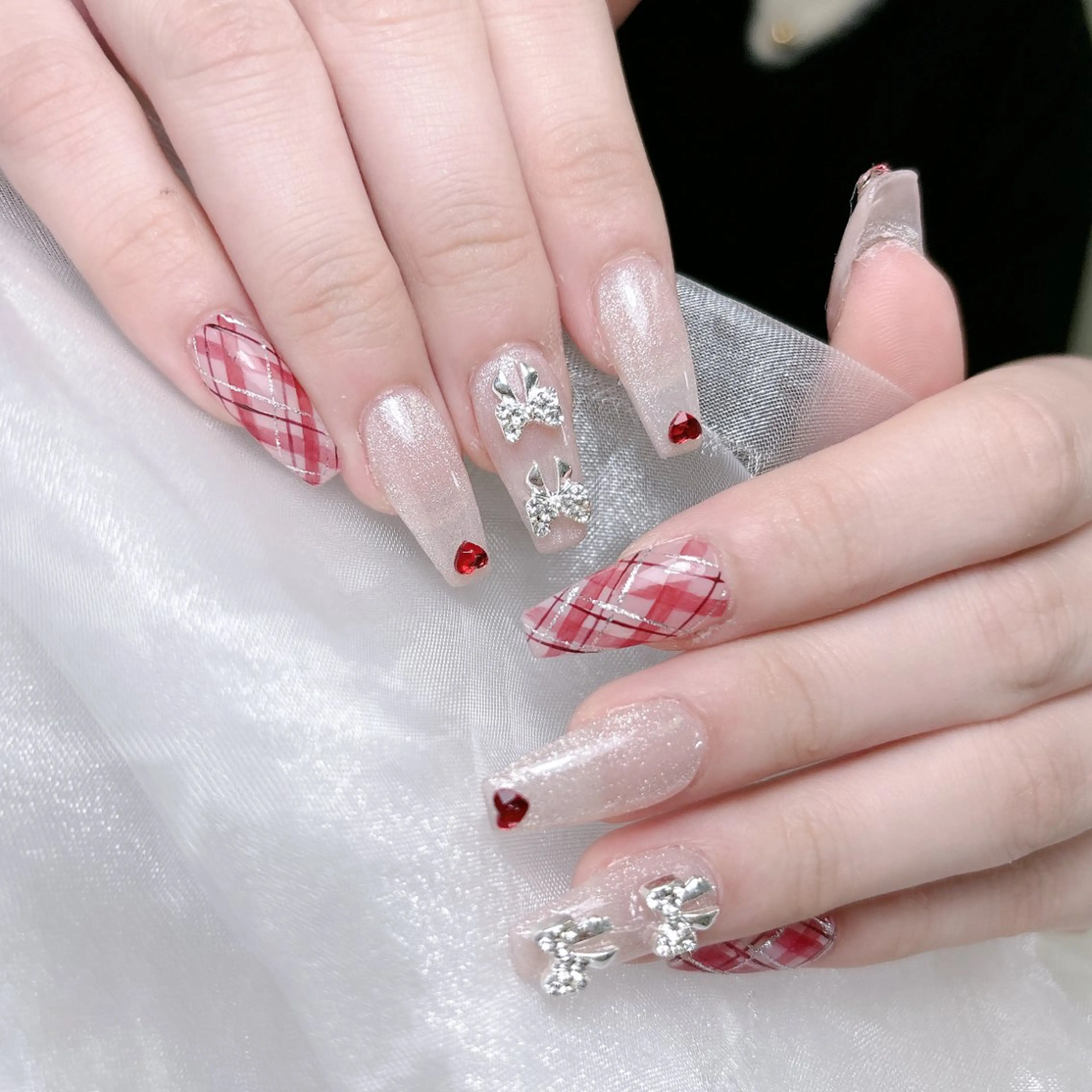 ネイル 成人式 ジェルネイル ロングネイル マグネットネイル ミディアムネイル ハンドネイル MoMoA Nail ネイル長さ出し専門店のネイルデザイン