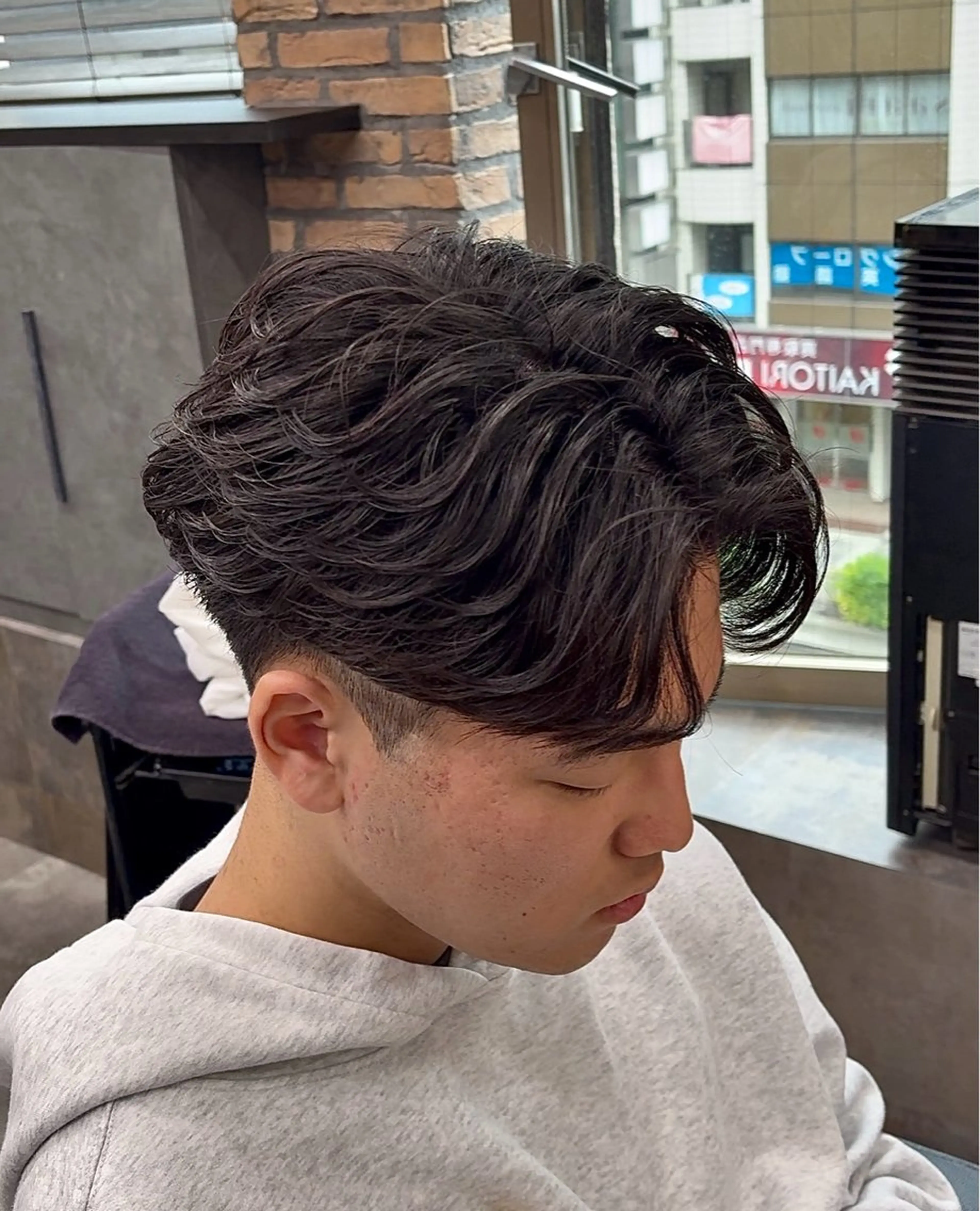 パーマ メンズ センターパート/フェ ザー🔥SHUYAのヘアスタイル