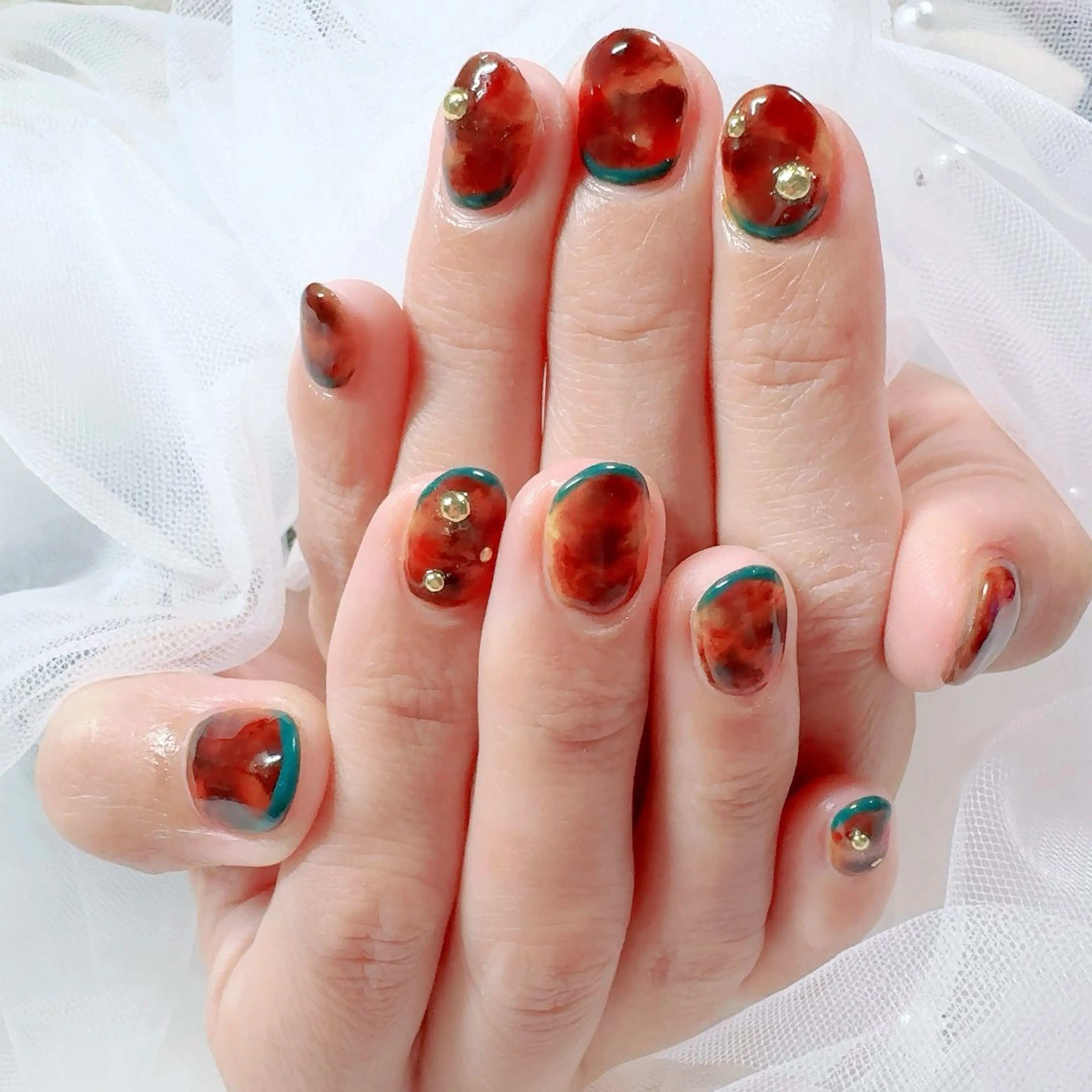 ネイル べっ甲ネイル ハンドネイル マジョリカ ブルーのネイルデザイン