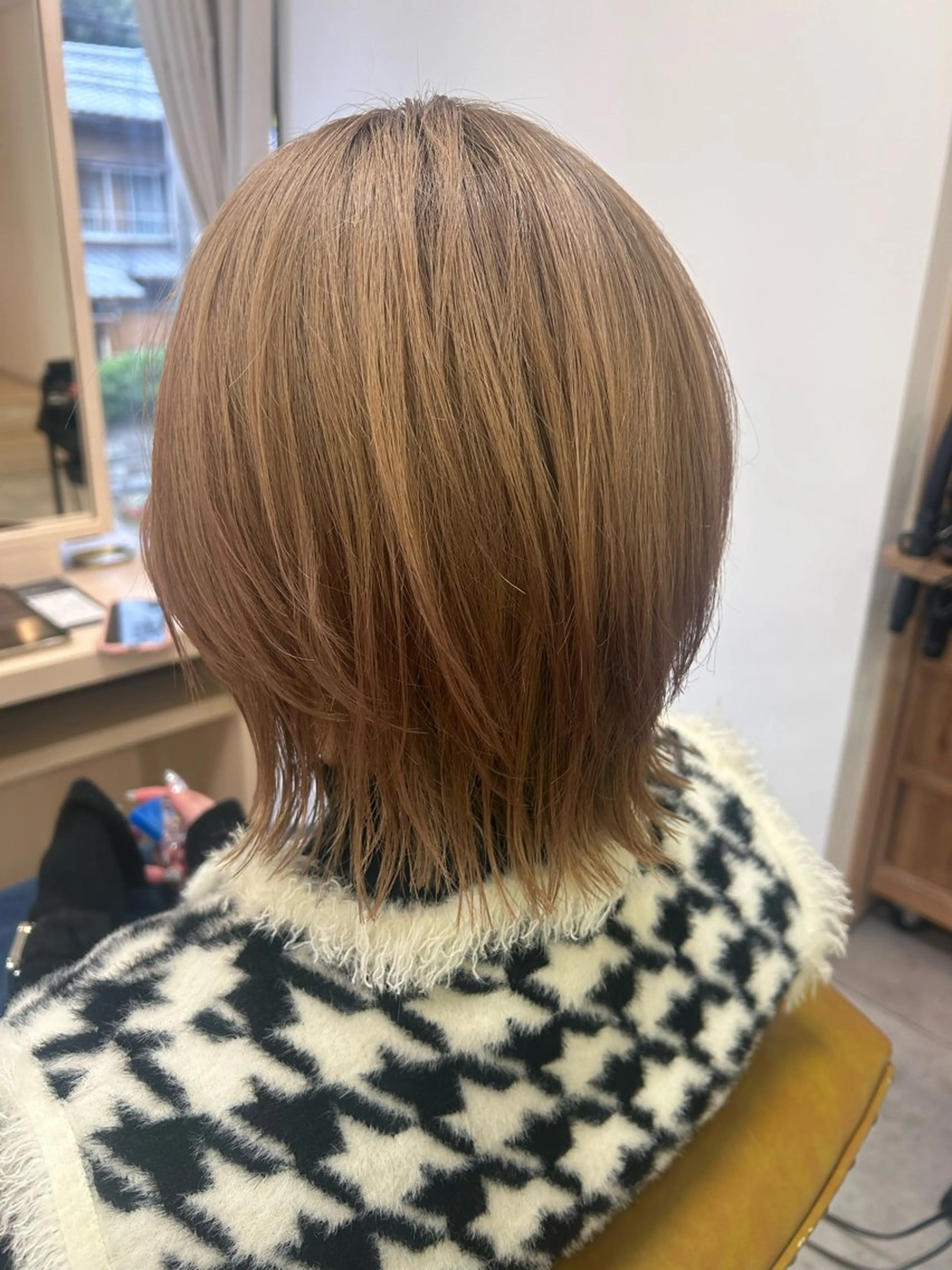 ミディアム ボブレイヤー ボブ レイヤーカット 金山/くびれショート ショートボブAikaのヘアスタイル