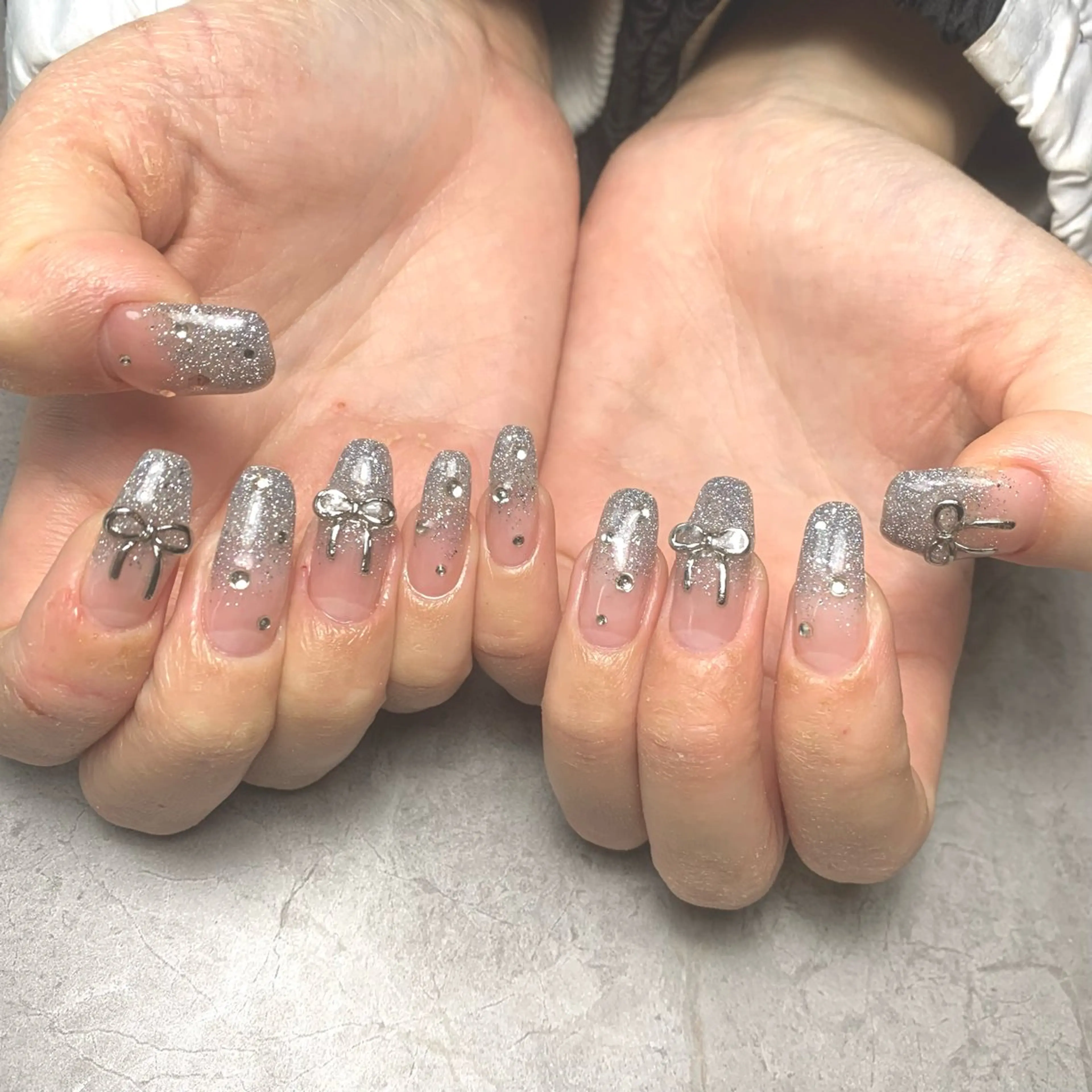 ネイル フラッシュネイル キラキラネイル 韓国ネイル ラメ(グリッター) ラメグラデーション ハンドネイル Nail Salon Lillion【リリオン】所属・lillion karenのネイルデザイン