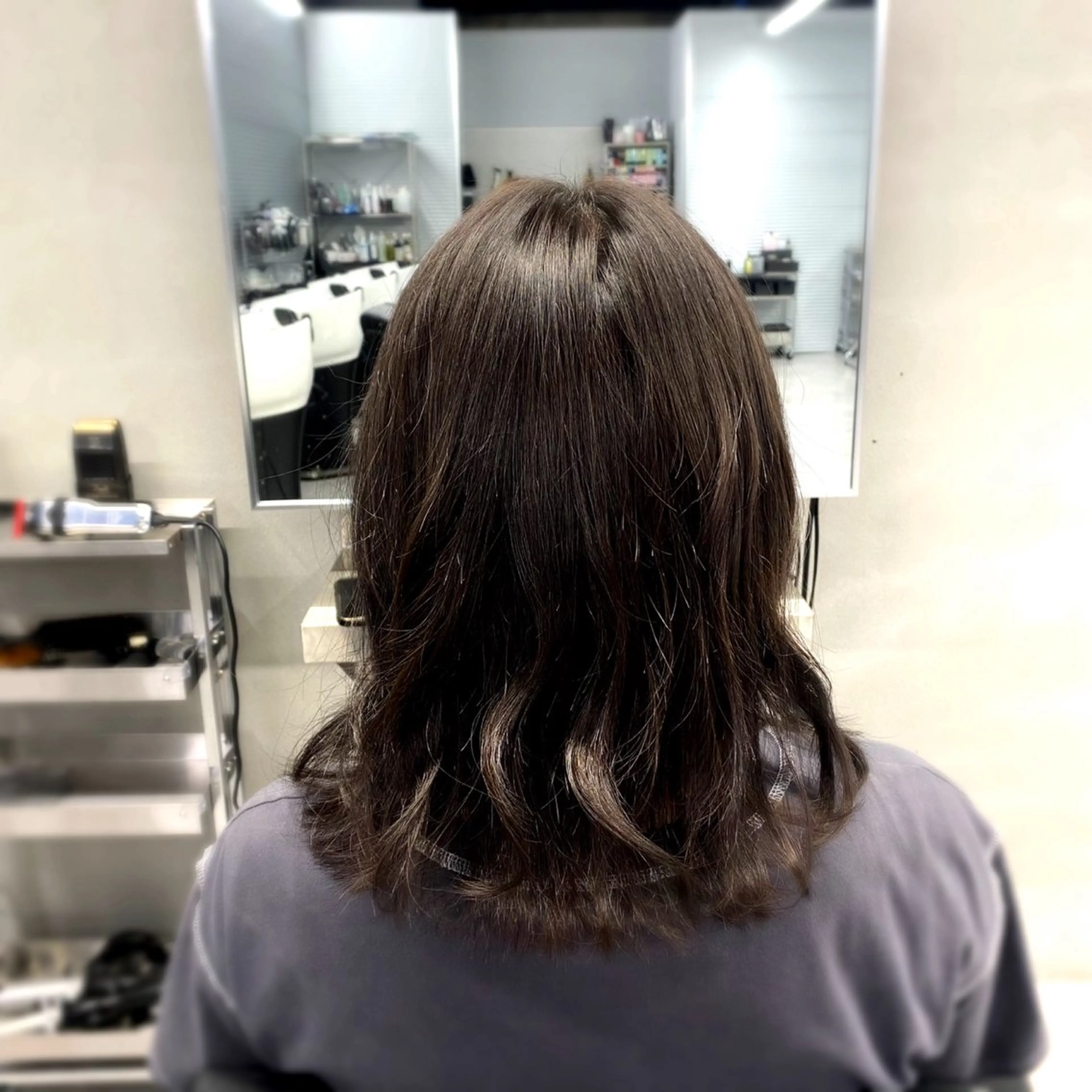 ミディアム アッシュ アッシュグレー 艶髪/縮毛矯正 🫧辻野海羽のヘアスタイル