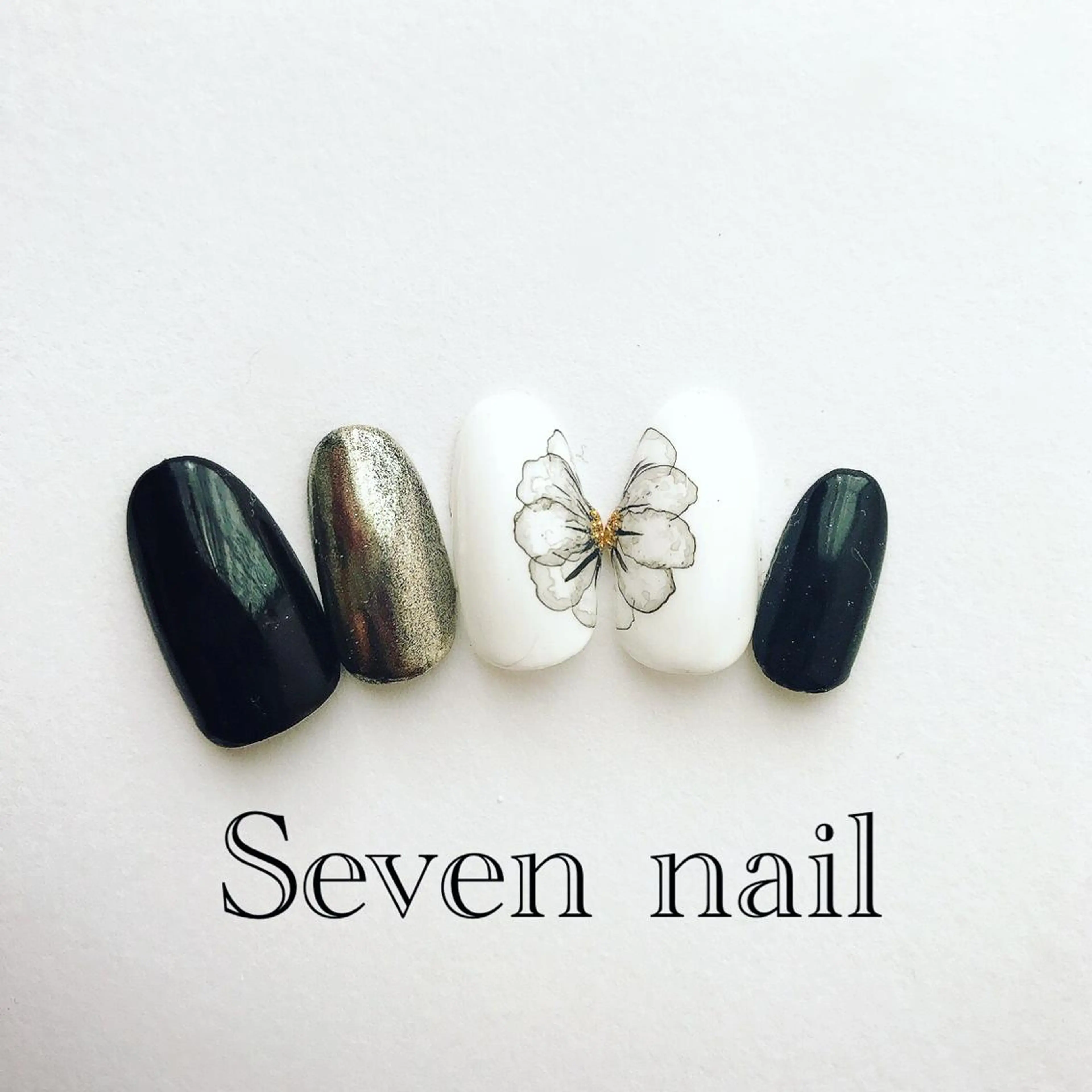 ネイル フラワーネイル ミラーネイル 名倉 なな子のネイルデザイン