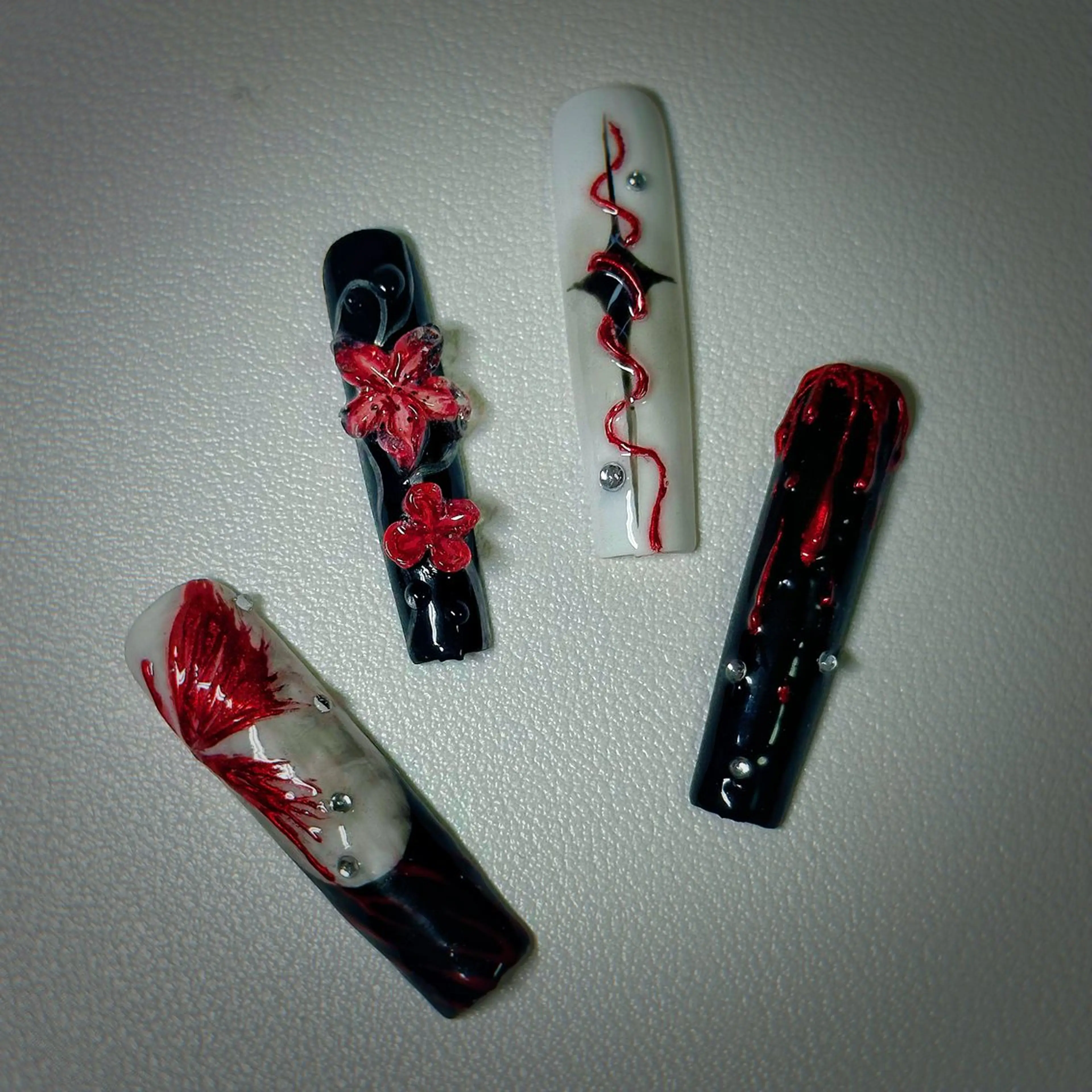 ネイル バ ヤリカクのネイルデザイン