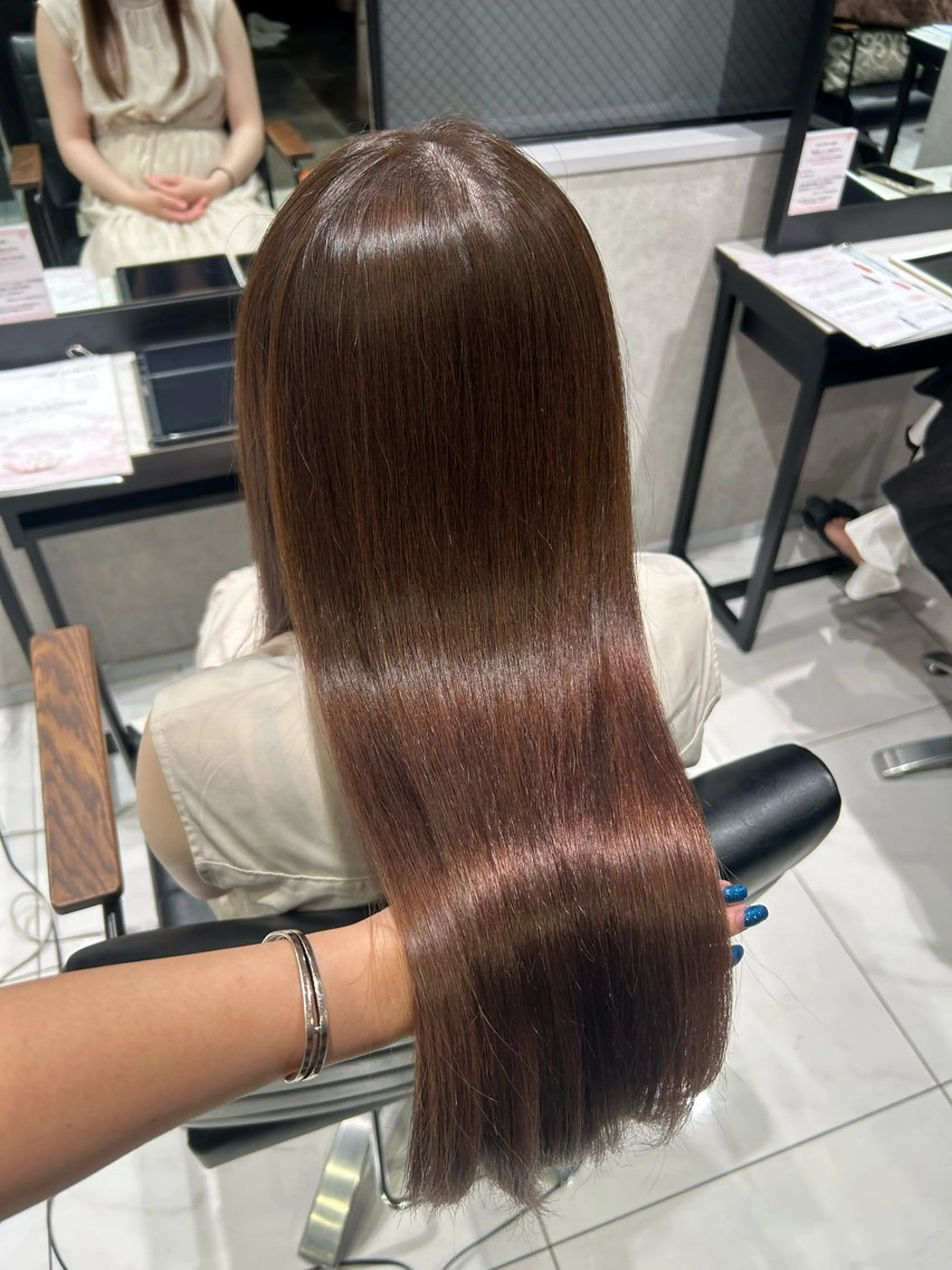 カラー ベージュカラー 透明感カラー💙 束感マツエク🪼海月のヘアスタイル