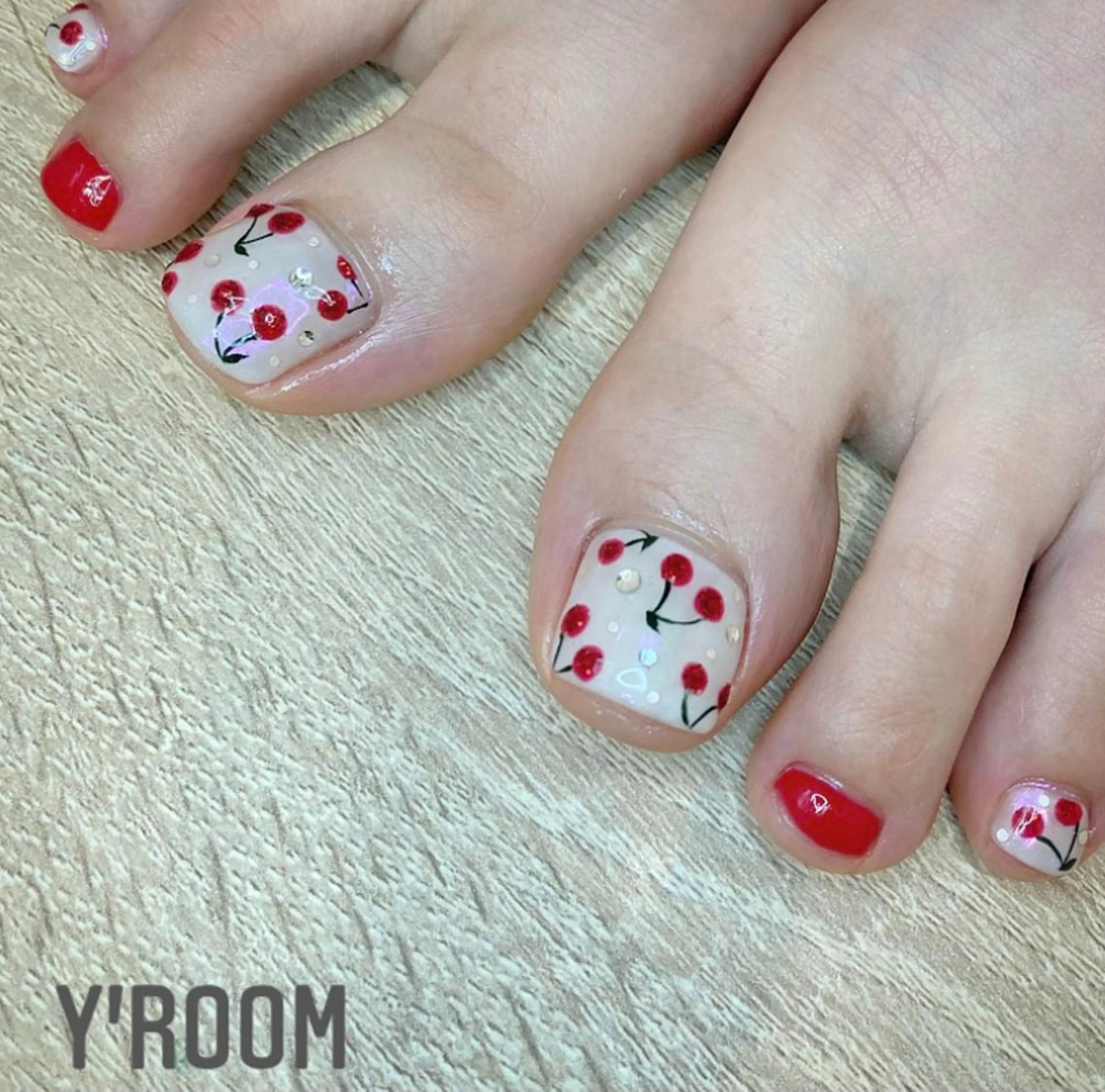 ネイル オーロラネイル フラッシュネイル フットネイル ジェルネイル 氷ネイル・うるうるネイル YUKA （ネイリスト）のネイルデザイン