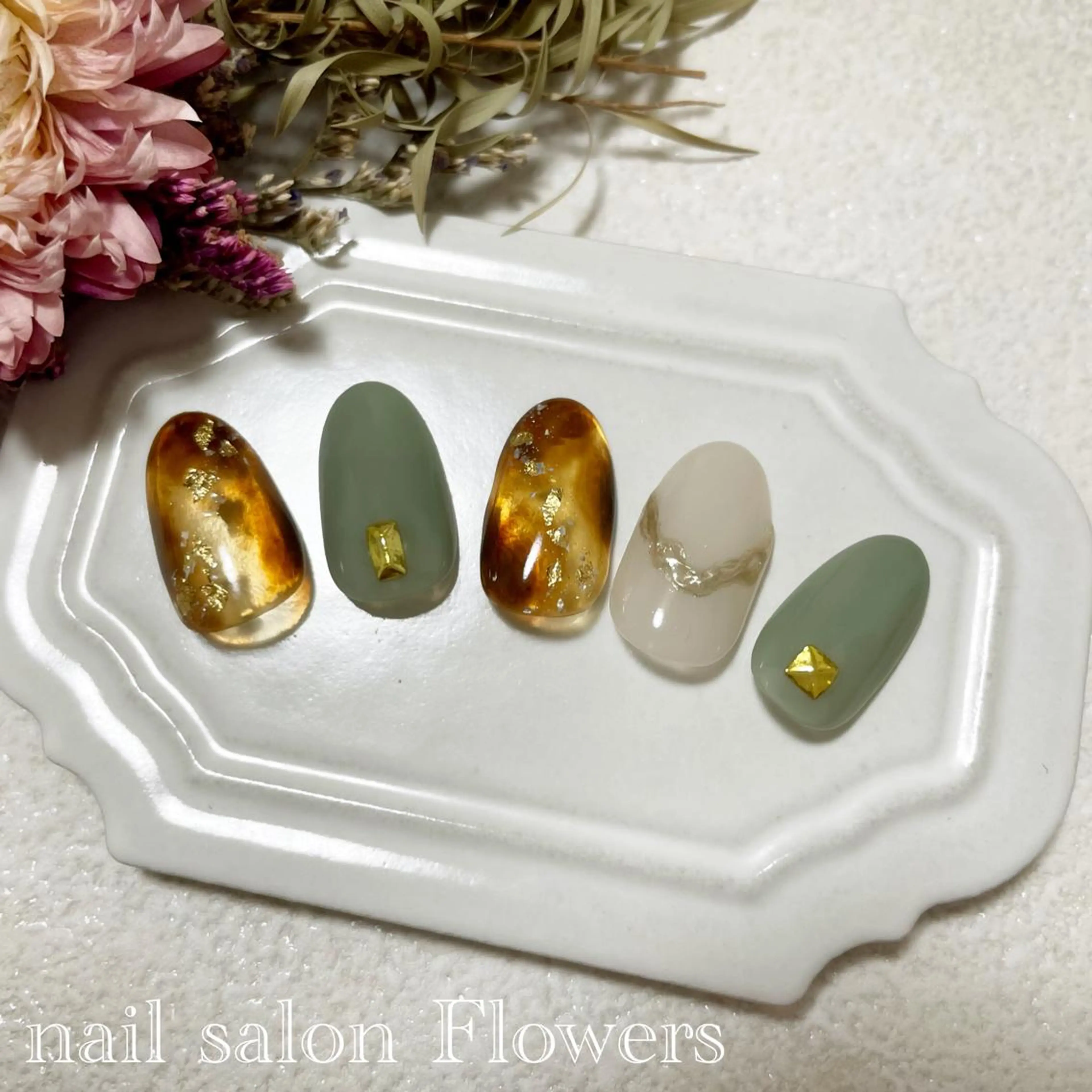 ネイル Flowers Tomomiのネイルデザイン