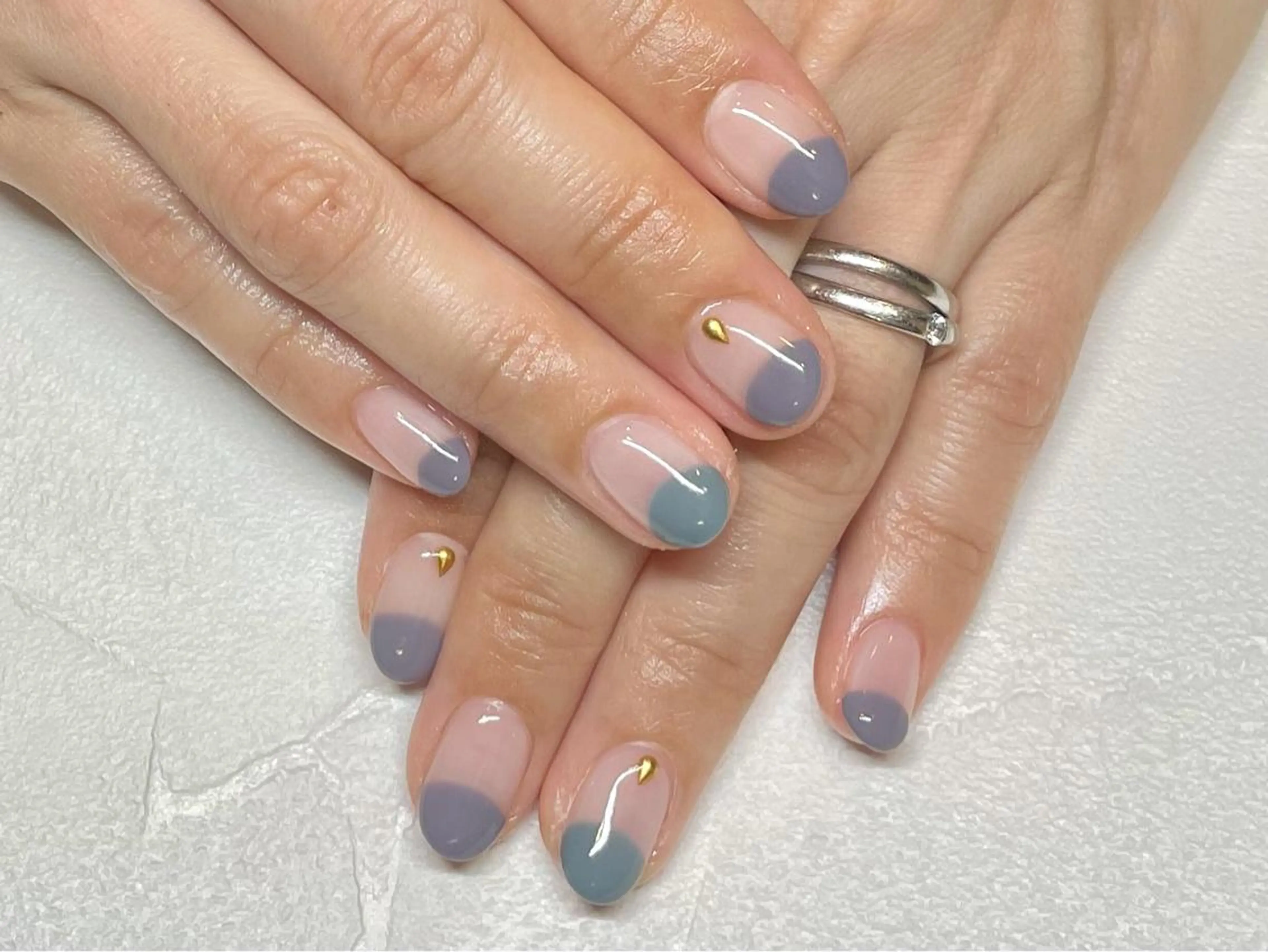 ネイル フレンチネイル ささき れいなのネイルデザイン