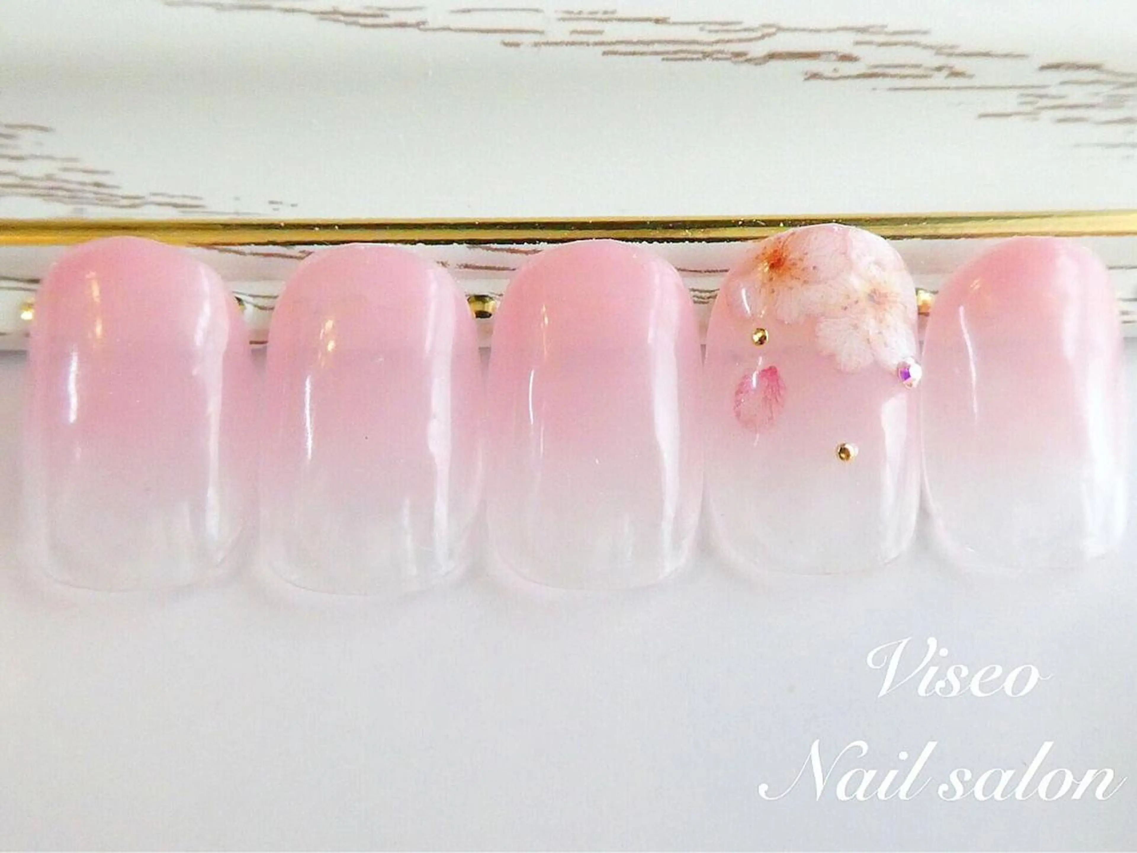 ネイル Viseo《6週間 長持ちパラジェル》のネイルデザイン