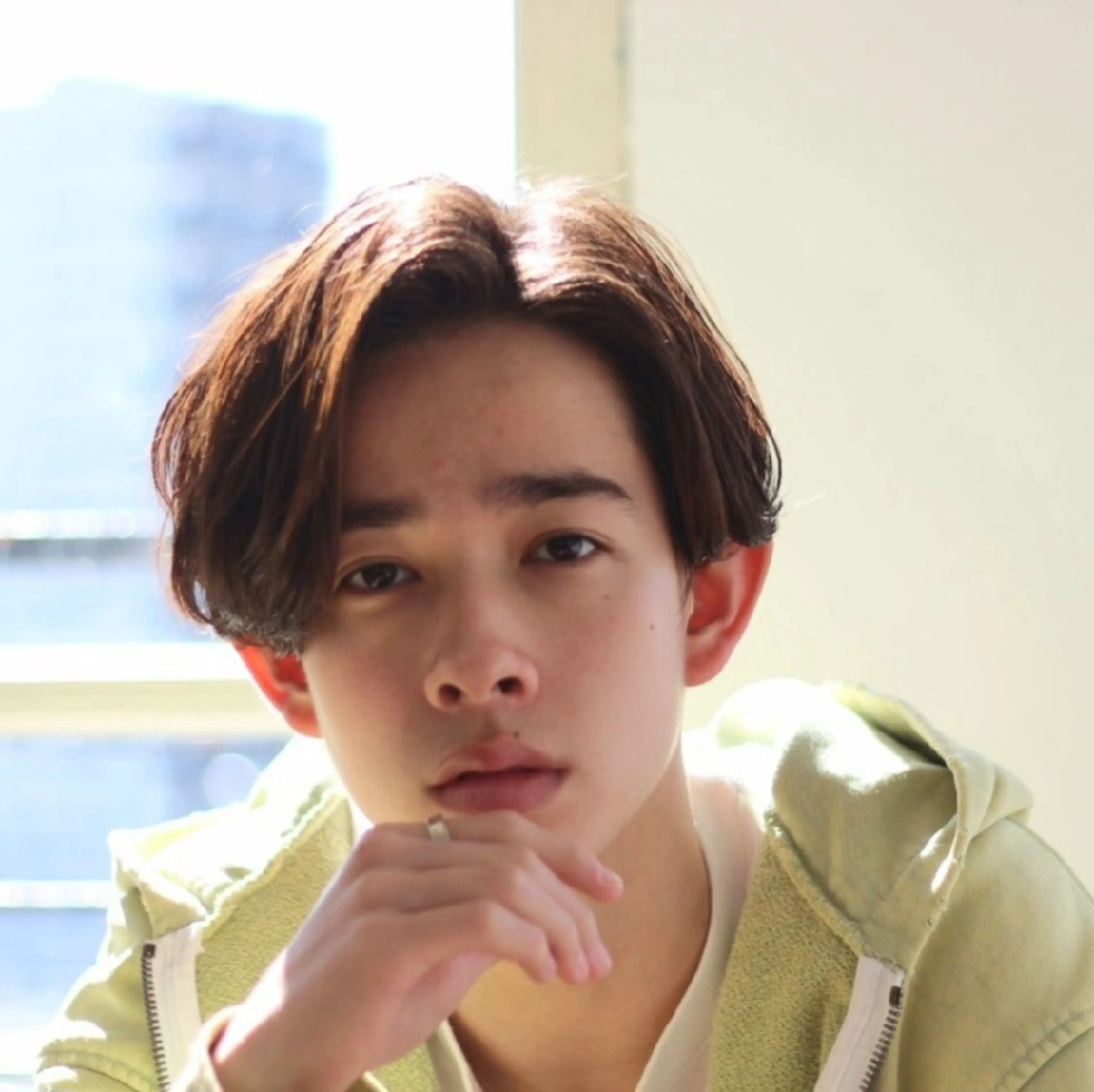 アイブロウ メンズ iplus まつげ、眉毛、耳つぼのマツエク・マツパデザイン