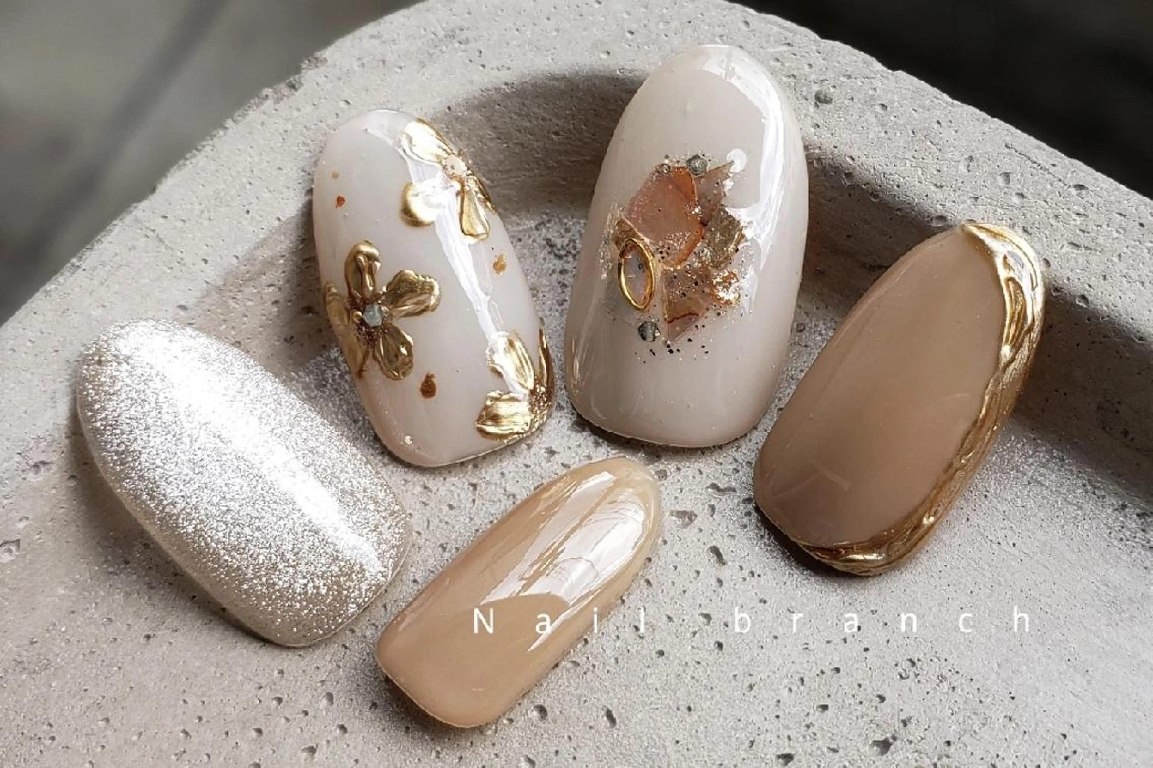 セミロング カラー パーマ ヘアアレンジ ネイル マツエク・マツパ アイブロウ Nail branchのネイルデザイン