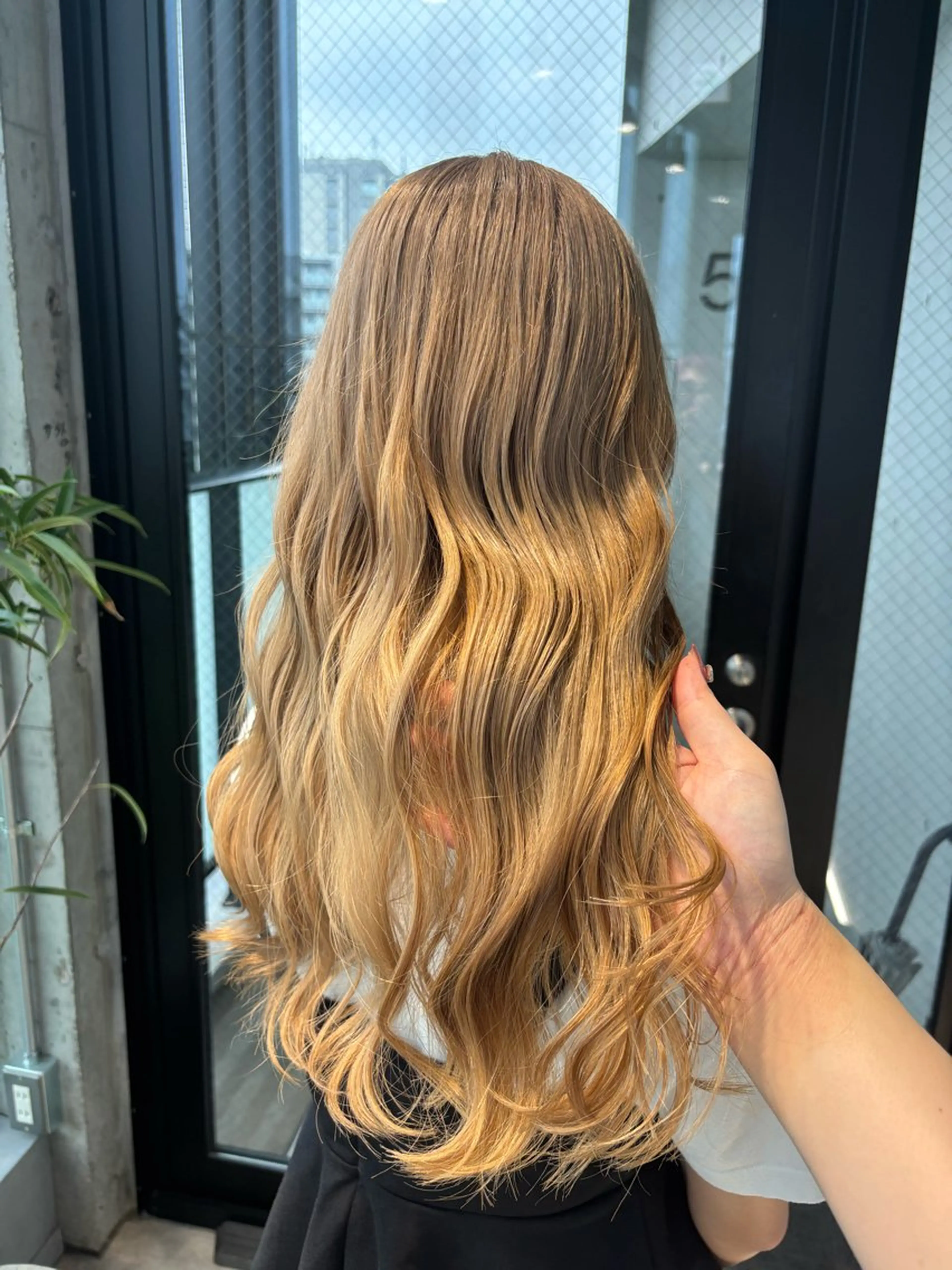 カラー ブリーチ ケアブリーチ 透明感カラー ハイトーンカラー ヘアカラー 暖色/ハイトーン/ カラー/HBLのヘアスタイル