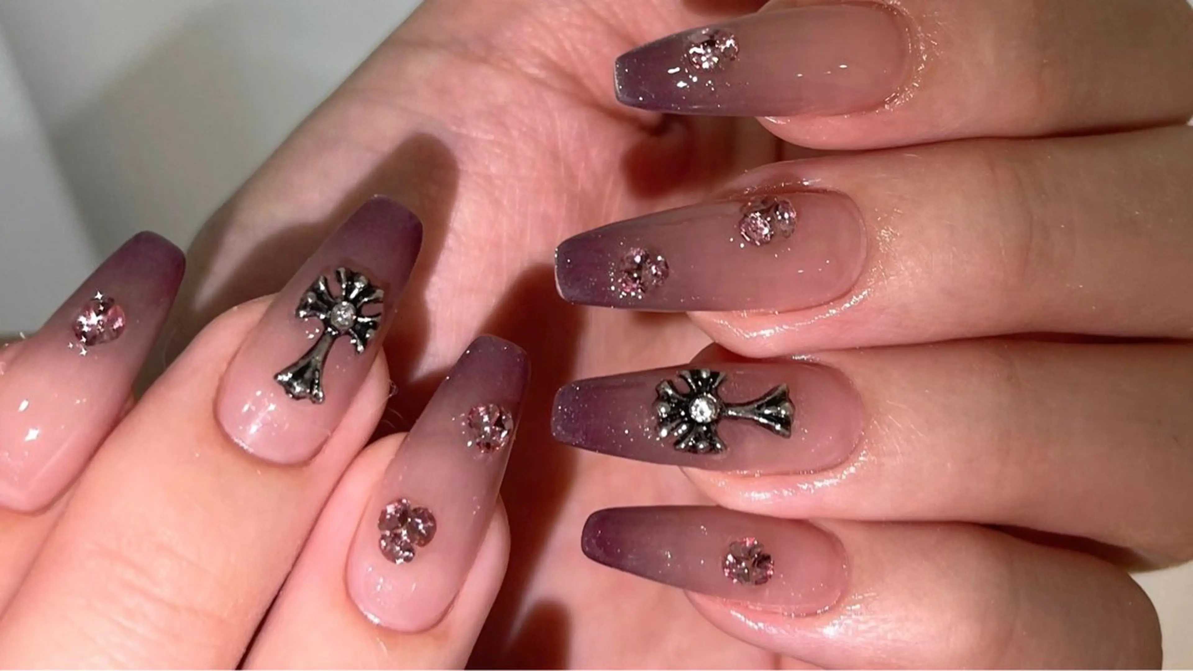 ネイル FLY NAIL&Eyelash Salon 梅田店所属・YUKI FUKUMARUのマツエク・マツパデザイン