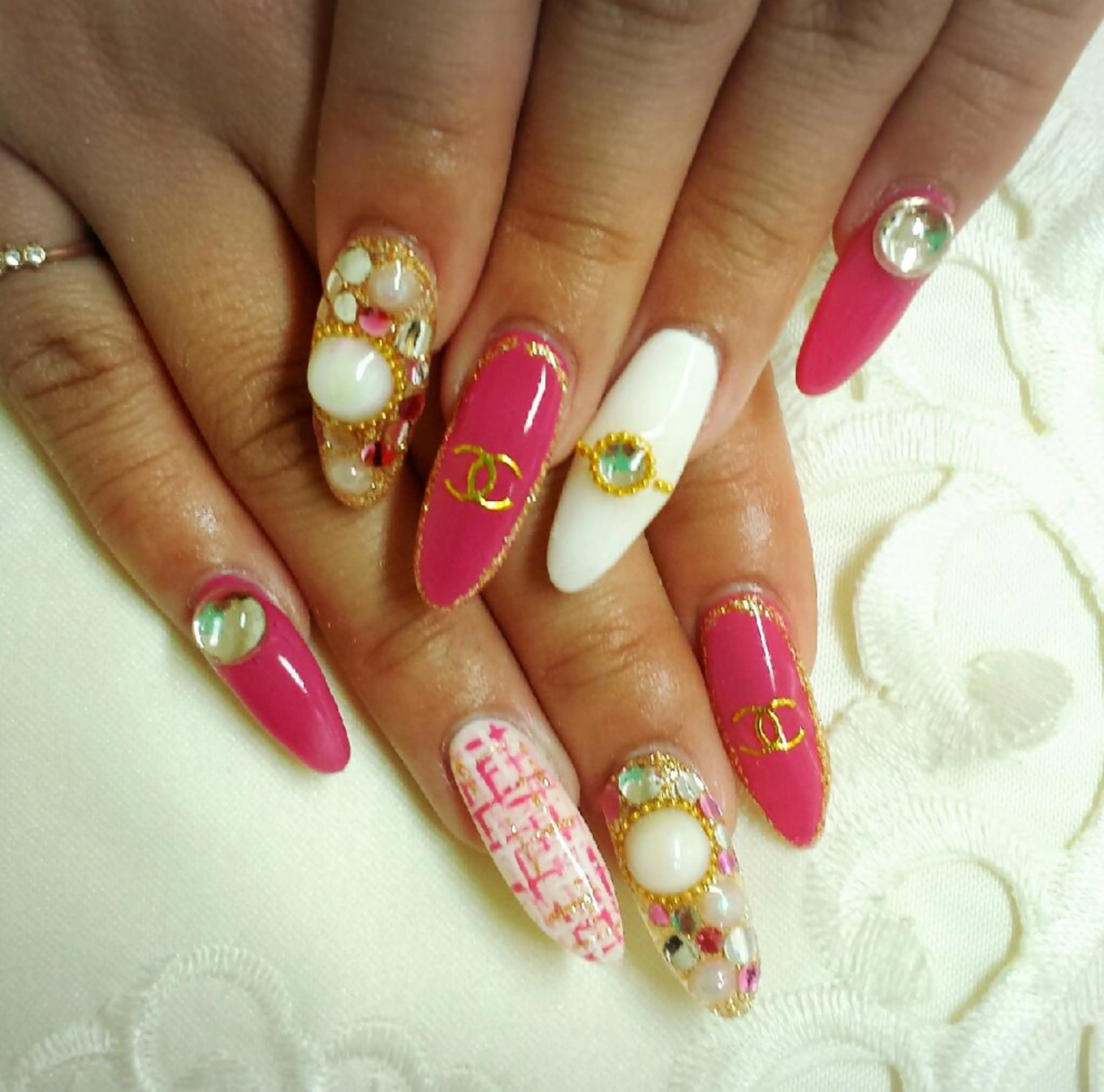 ネイル 河野ちえ (雑誌掲載サロン)のネイルデザイン