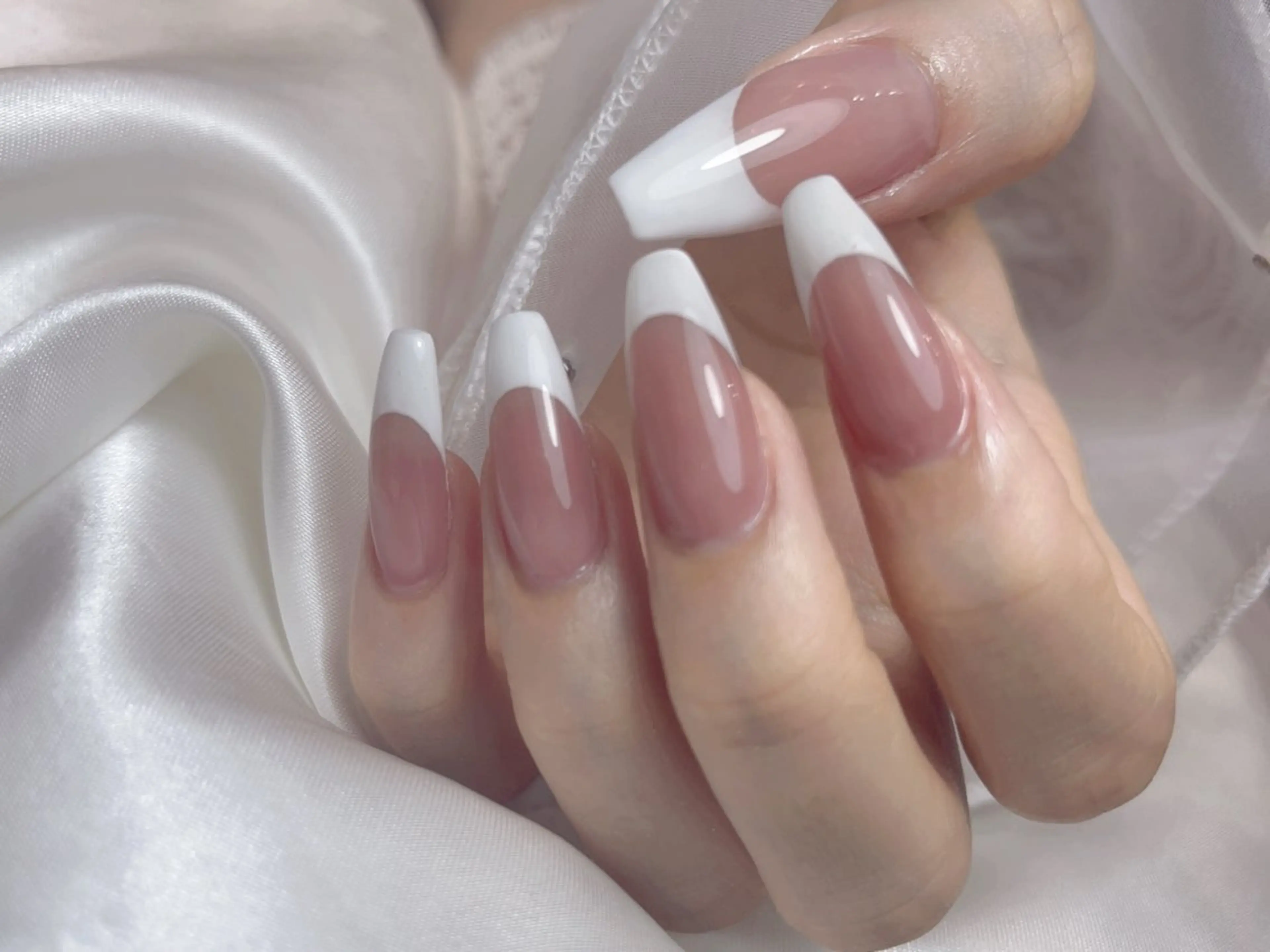 ネイル フレンチネイル ハンドネイル salon de Tiara 碧のネイルデザイン