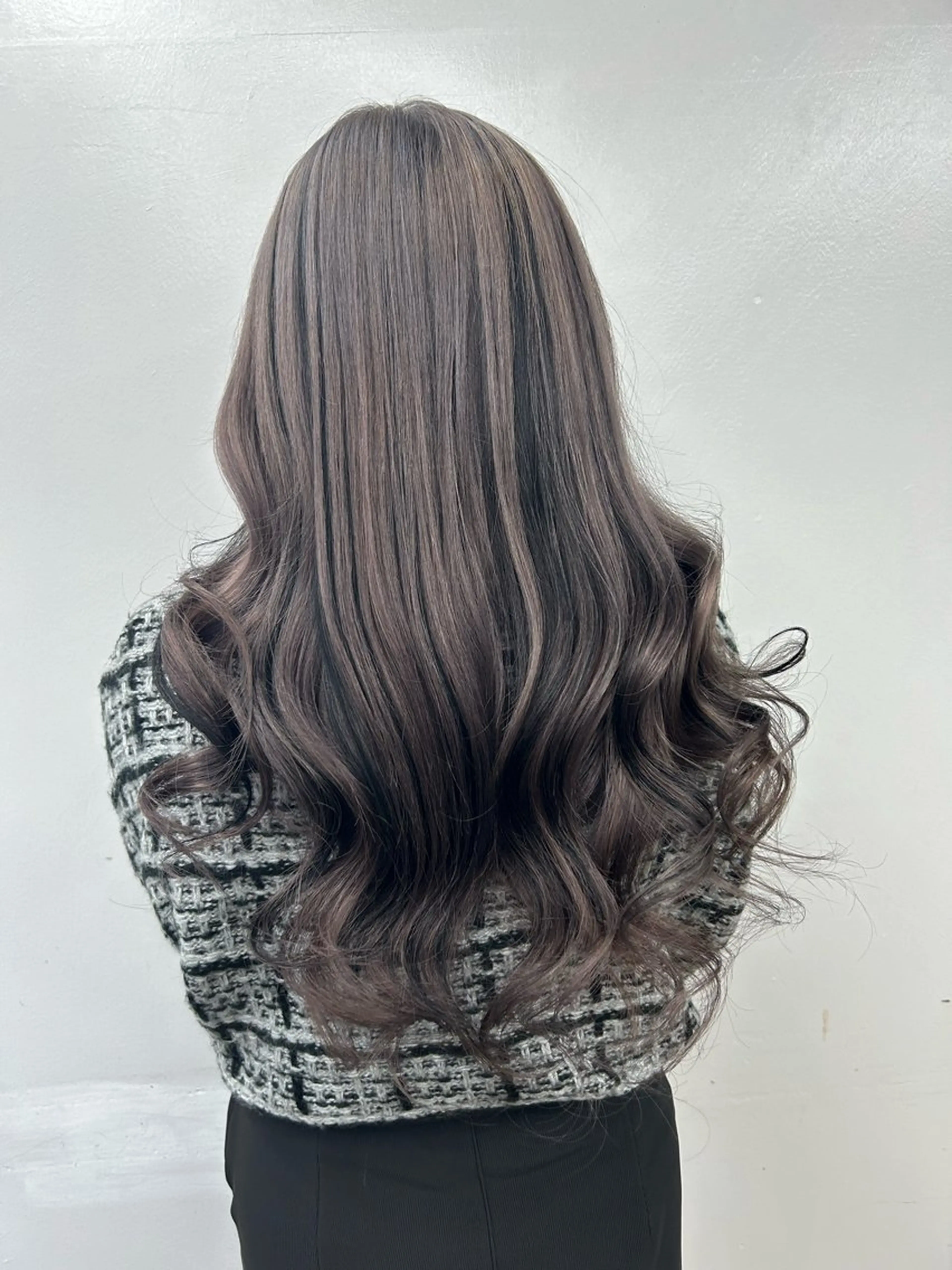 ロング カラー シールエクステ バレイヤージュ ブリーチ ハイライトカラー ハイトーンカラー カット ヘアカラー トリートメント エクステ ヘアセット alpha. カラーエクステ下妻のヘアスタイル