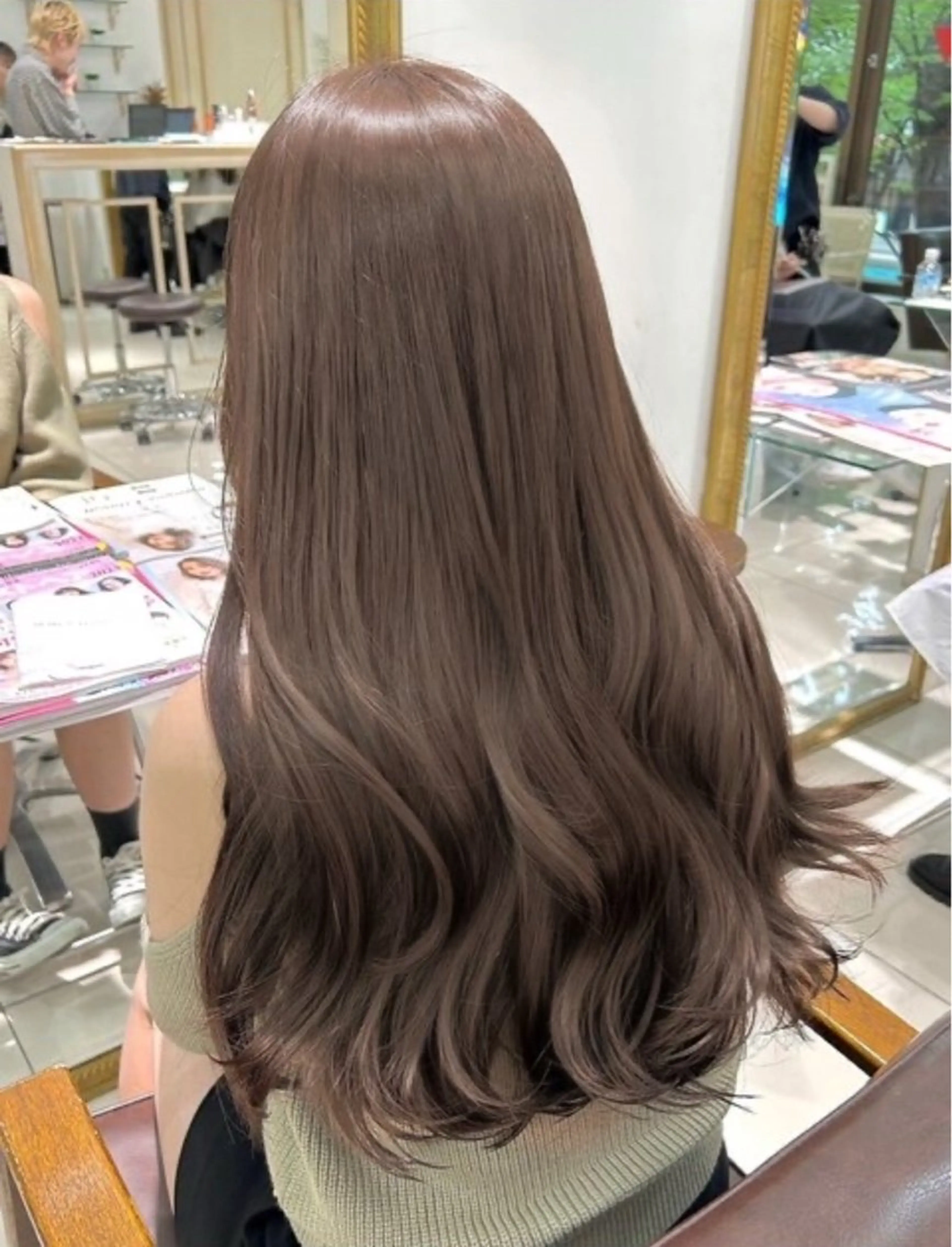 ロング ヘアカラー 艶カラー/羽エクステ サラサ💟のヘアスタイル