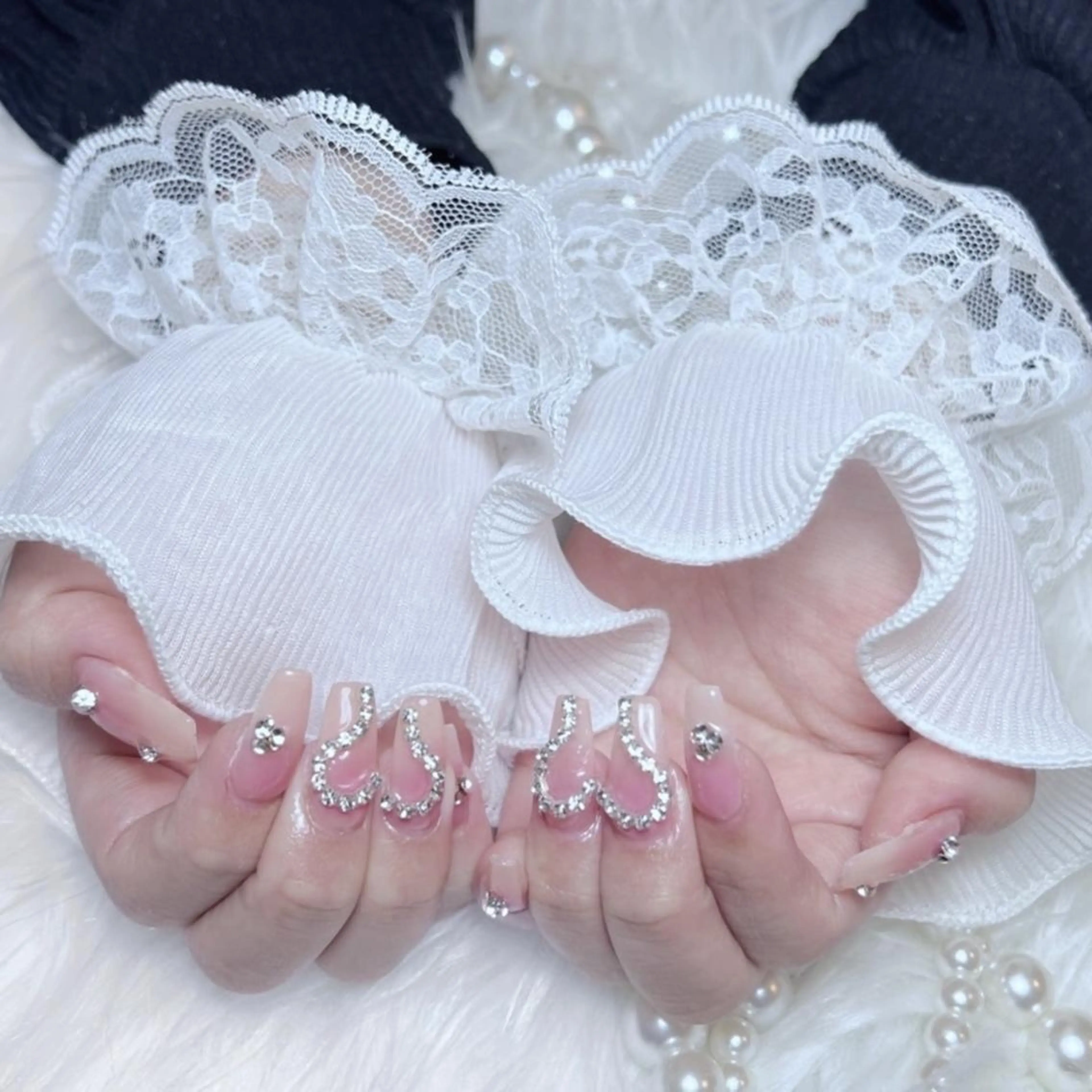 ネイル RAFFINE 月🦋🩵のネイルデザイン