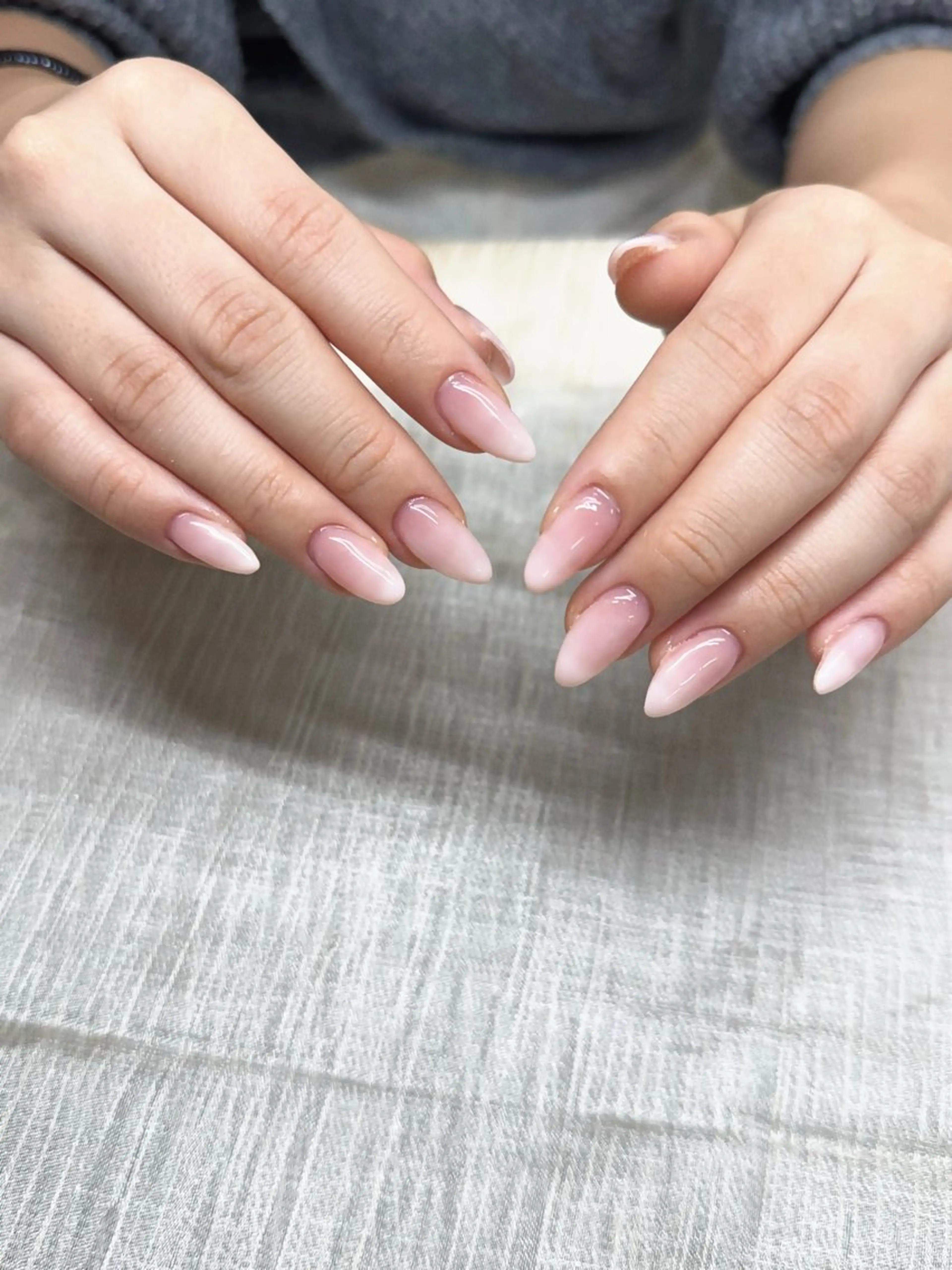 ネイル ハンドネイル R nailsalon所属・Rネルサイン よ よのネイルデザイン