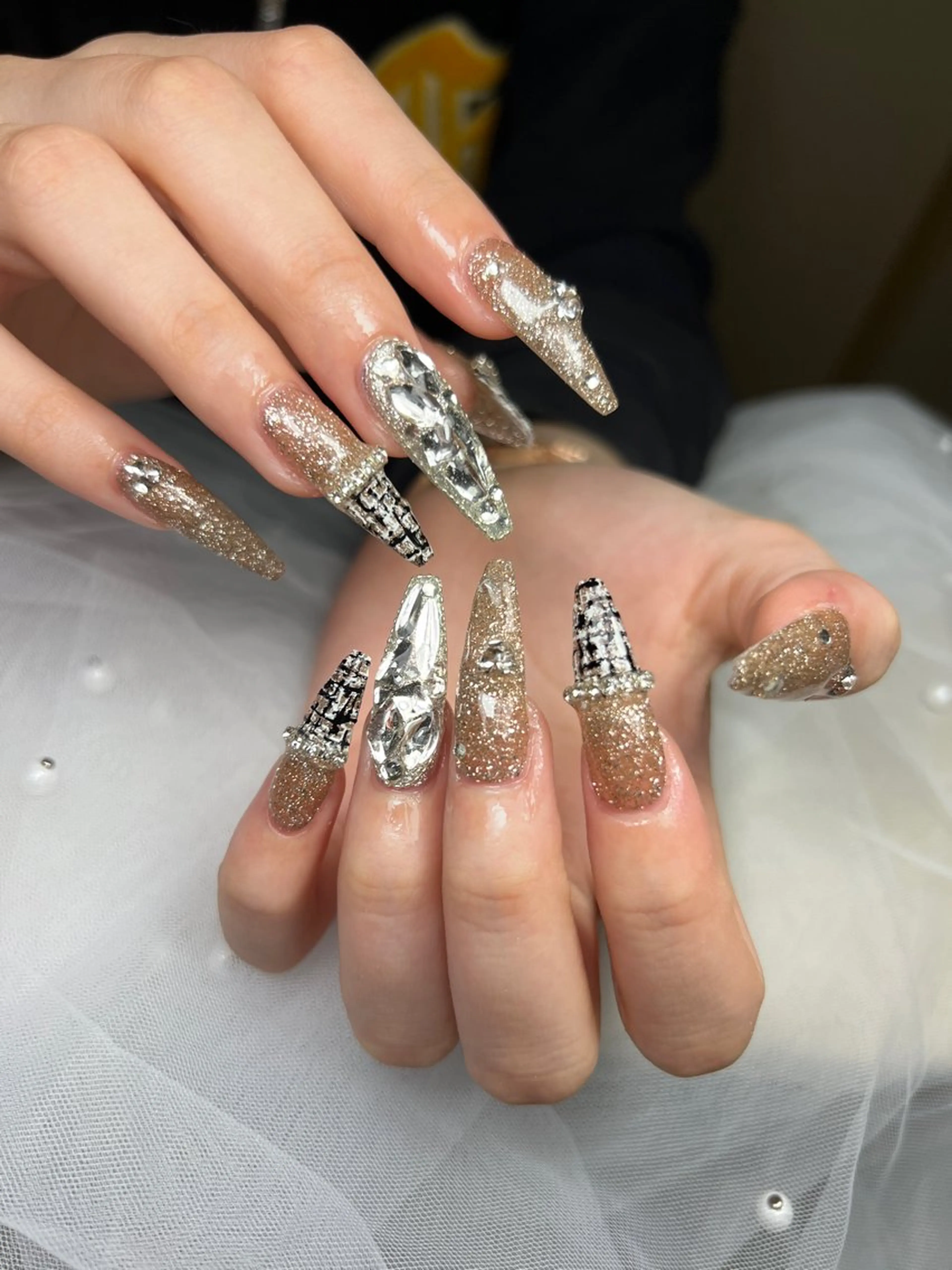 ネイル アートネイル オーロラネイル チークネイル 長さ出し フットネイル ハンドネイル フットネイル ハンドケア Noiranail_ studio川越西口のネイルデザイン