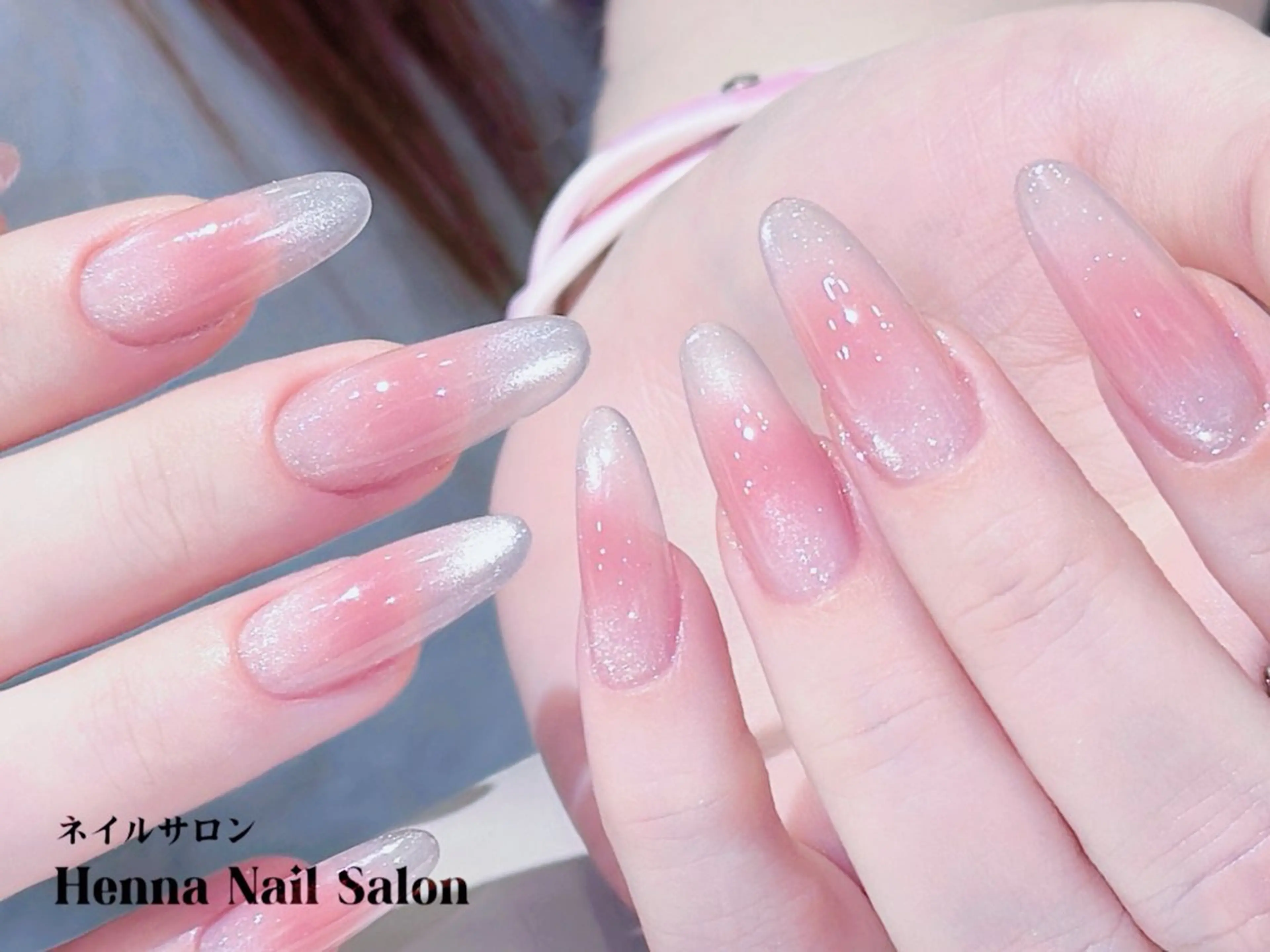 ネイル ハンドネイル Henna Kongssalonのネイルデザイン
