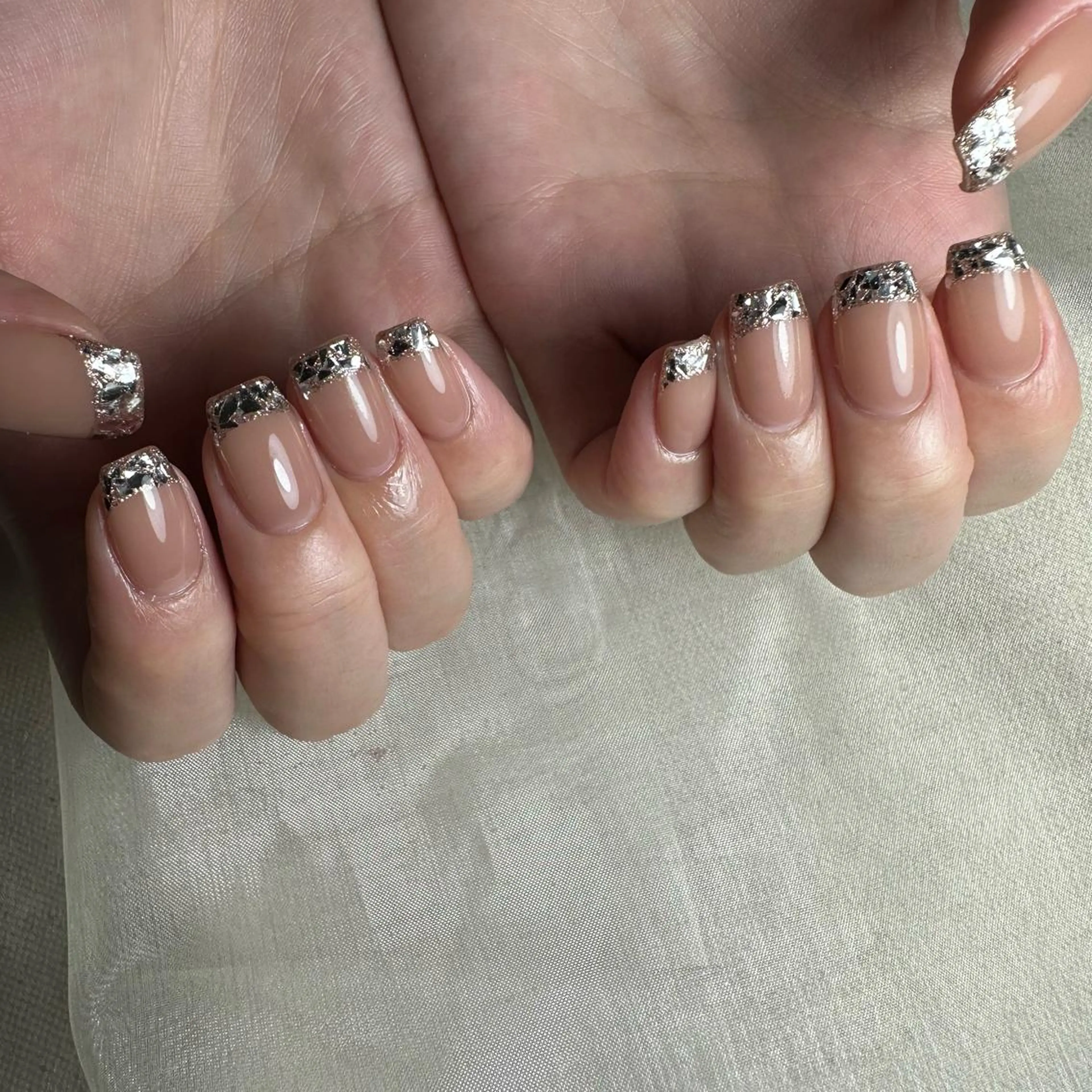 ネイル フレンチネイル ガラスフレンチ ハンドネイル repos~ルポ~所属・里見 麗のネイルデザイン