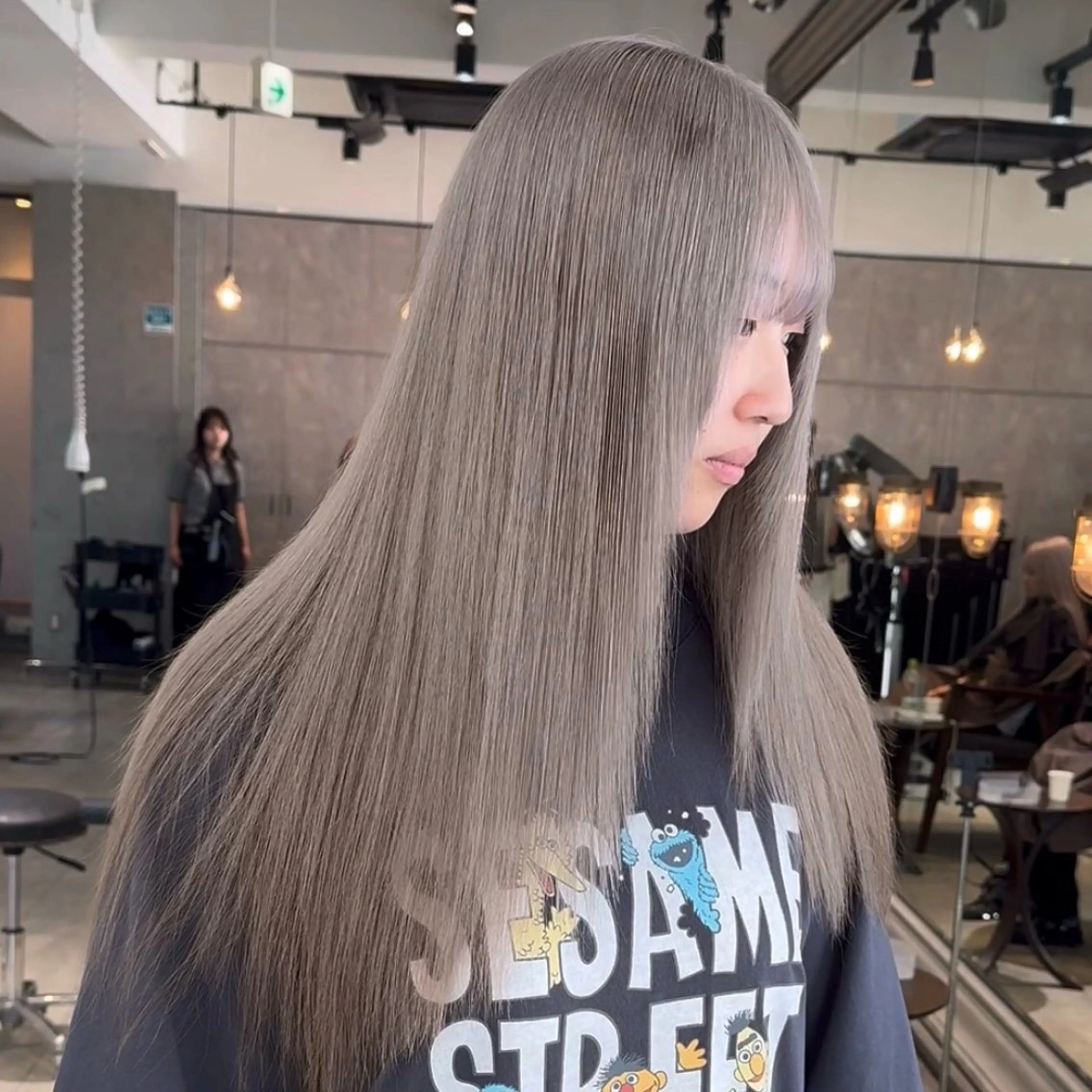 ロング カラー ヘアカラー 🩵ྀིハイトーン みほ🎀🫐のヘアスタイル