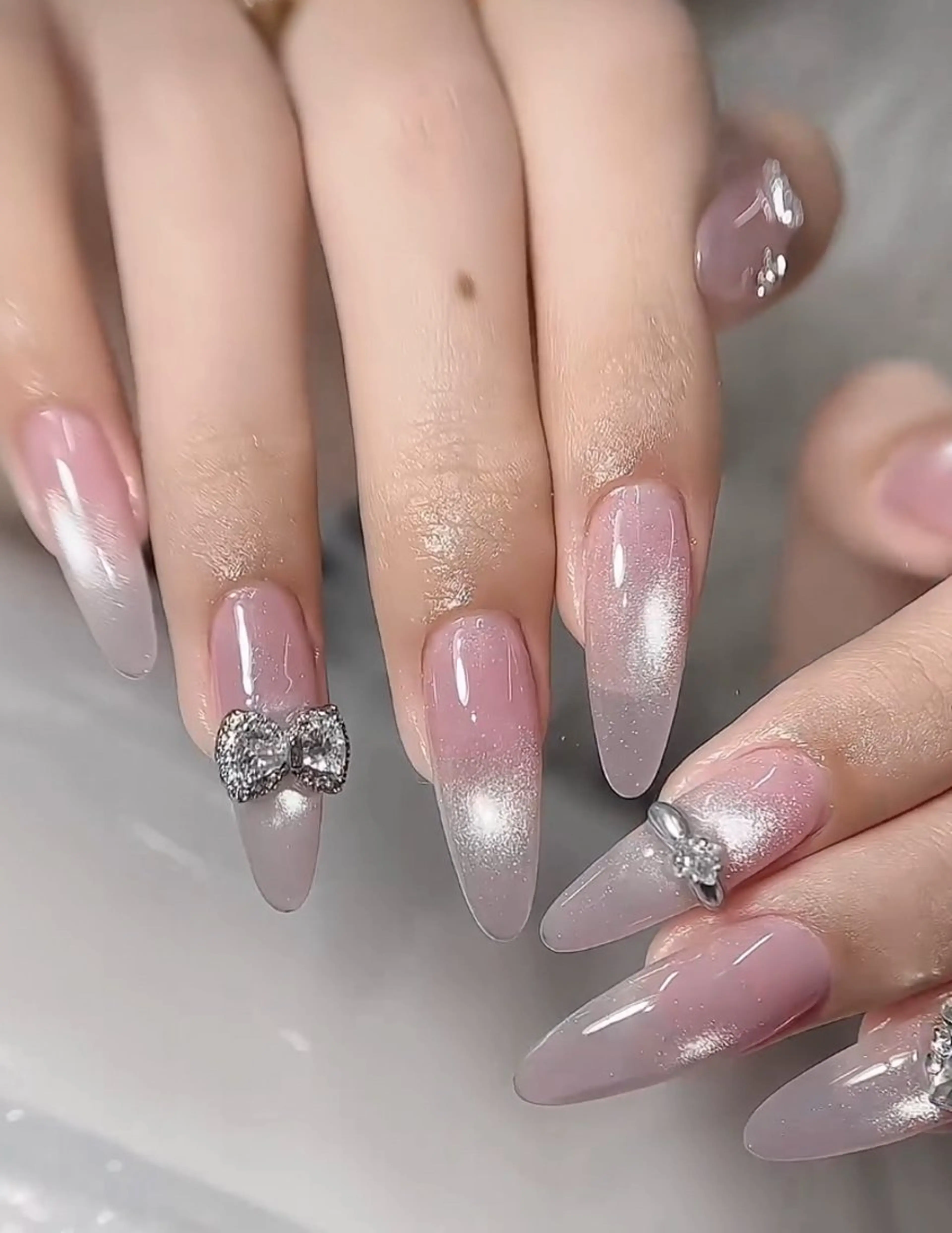 ネイル フレンチネイル ジェルネイル ガラスフレンチ ハロウィン ハート ハンドネイル H.baby Nail Salonのネイルデザイン