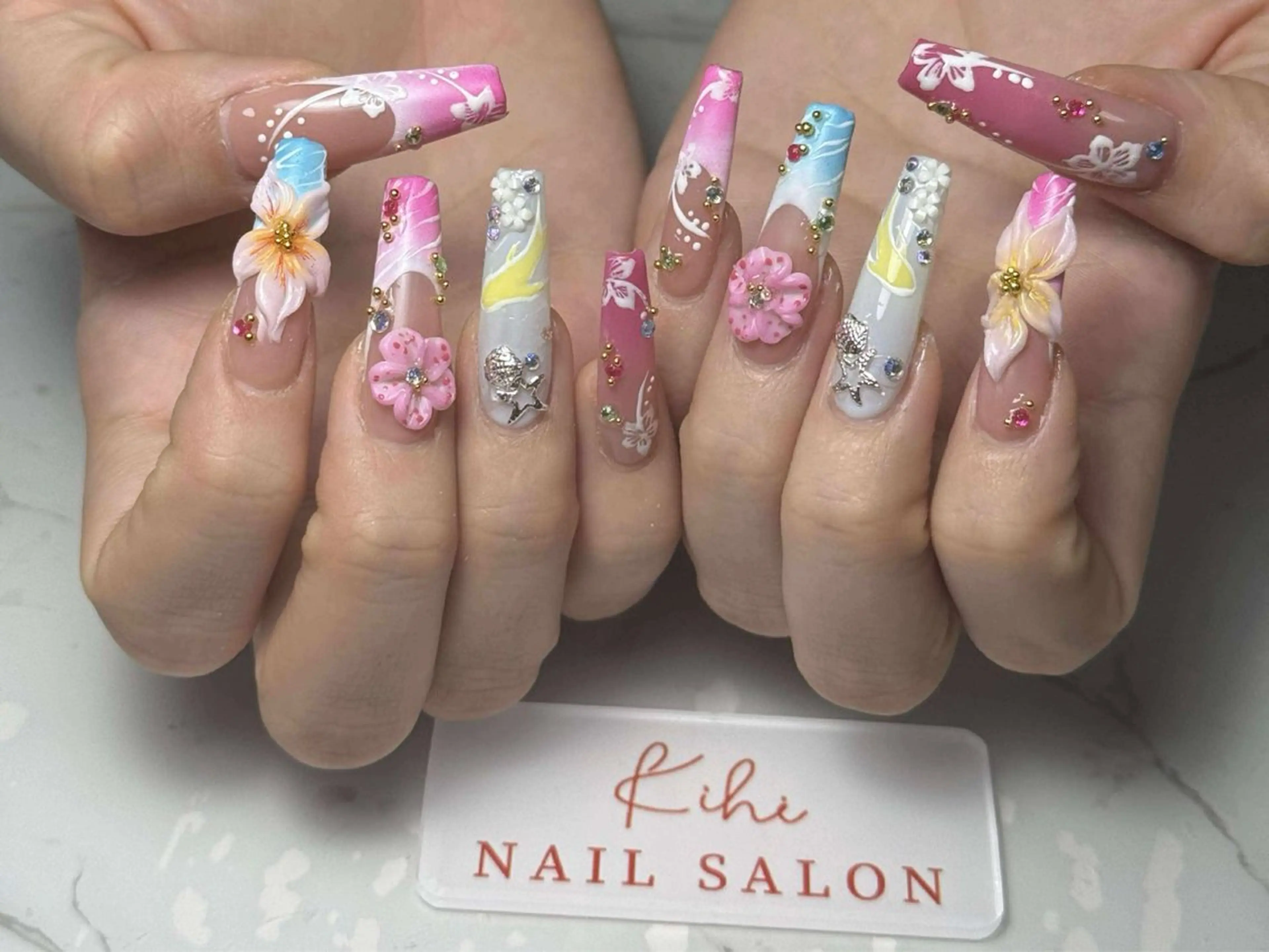 ネイル アートネイル フレンチネイル ジェルネイル グラデーション 韓国ネイル ハンドネイル 💕鈴木ユリ パラジェル/オフ無料のネイルデザイン