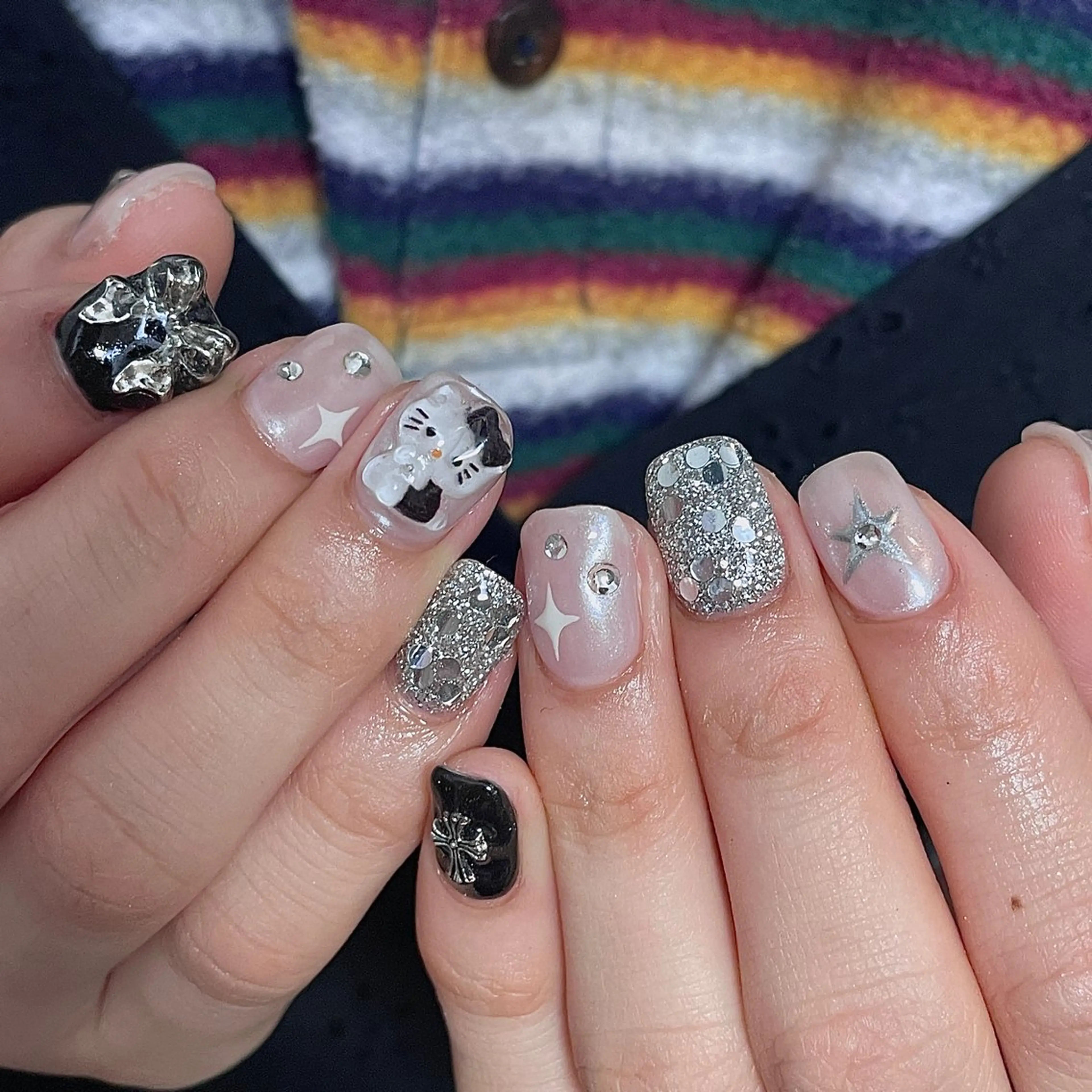 ネイル キラキラネイル 韓国ネイル ラメ(グリッター) リボン シルバー ハンドネイル acs.n所属・ネイル，耳つぼ 風間すみれのその他イメージ