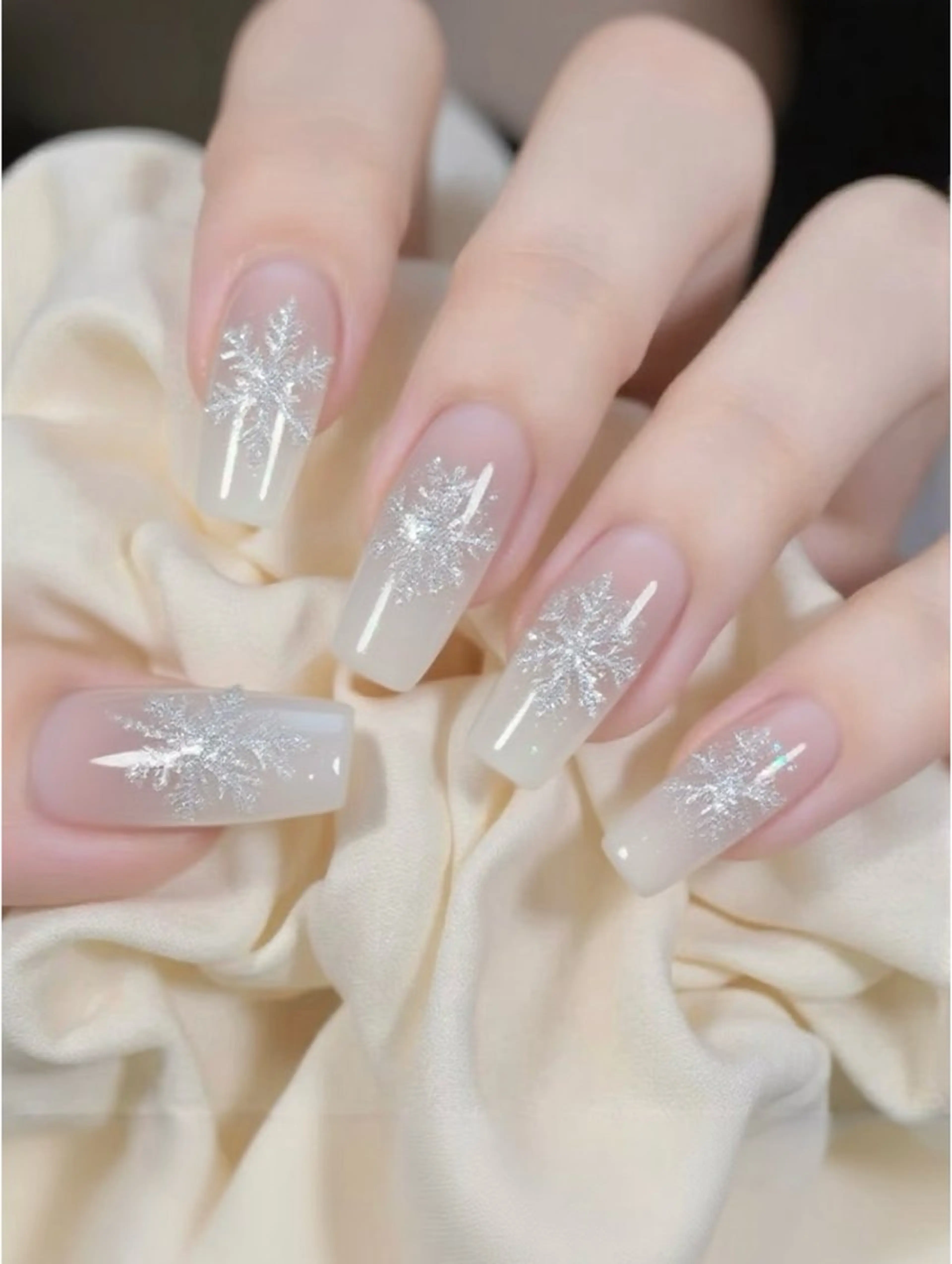 ネイル 冬ネイル クリスマス ハンドネイル H3 Nail Tsuki🦋💙のネイルデザイン