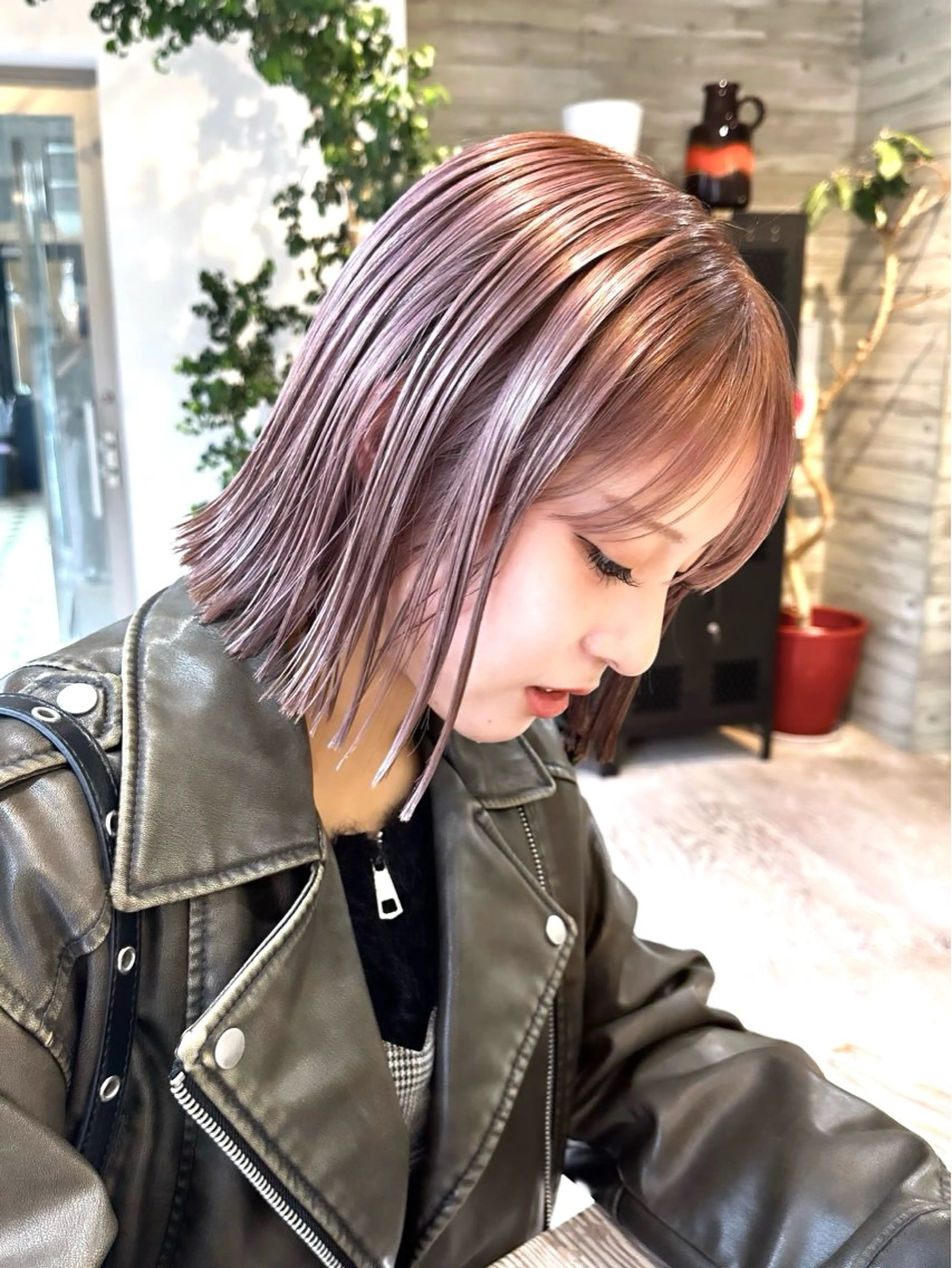 ショート 抜きっぱなしブロンド ササキカズマのヘアスタイル