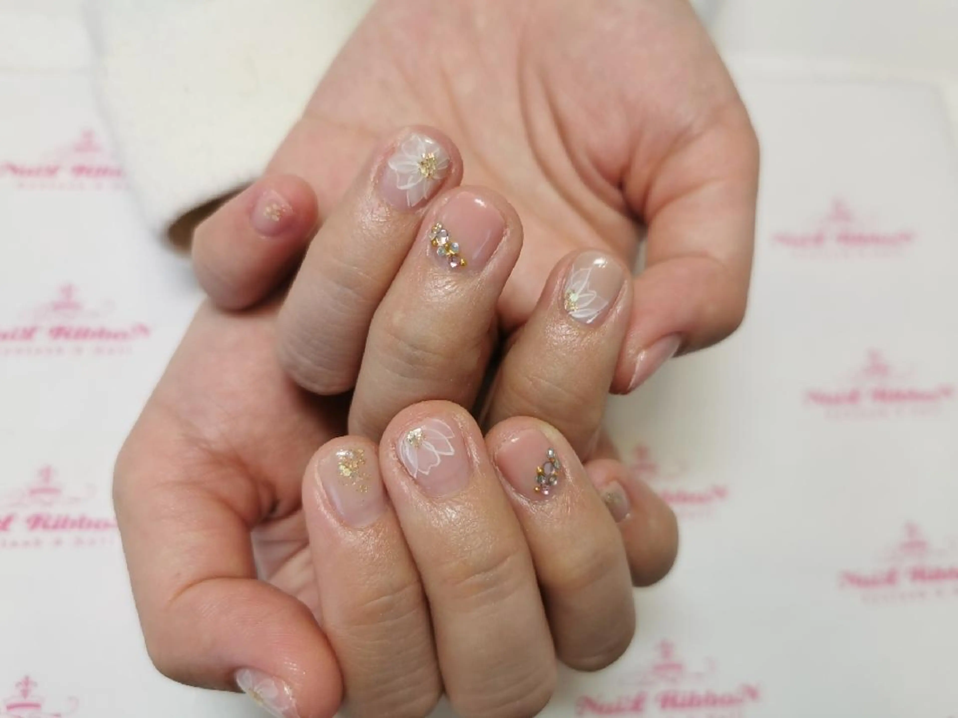 ネイル ネイルリボン 受付スタッフのネイルデザイン