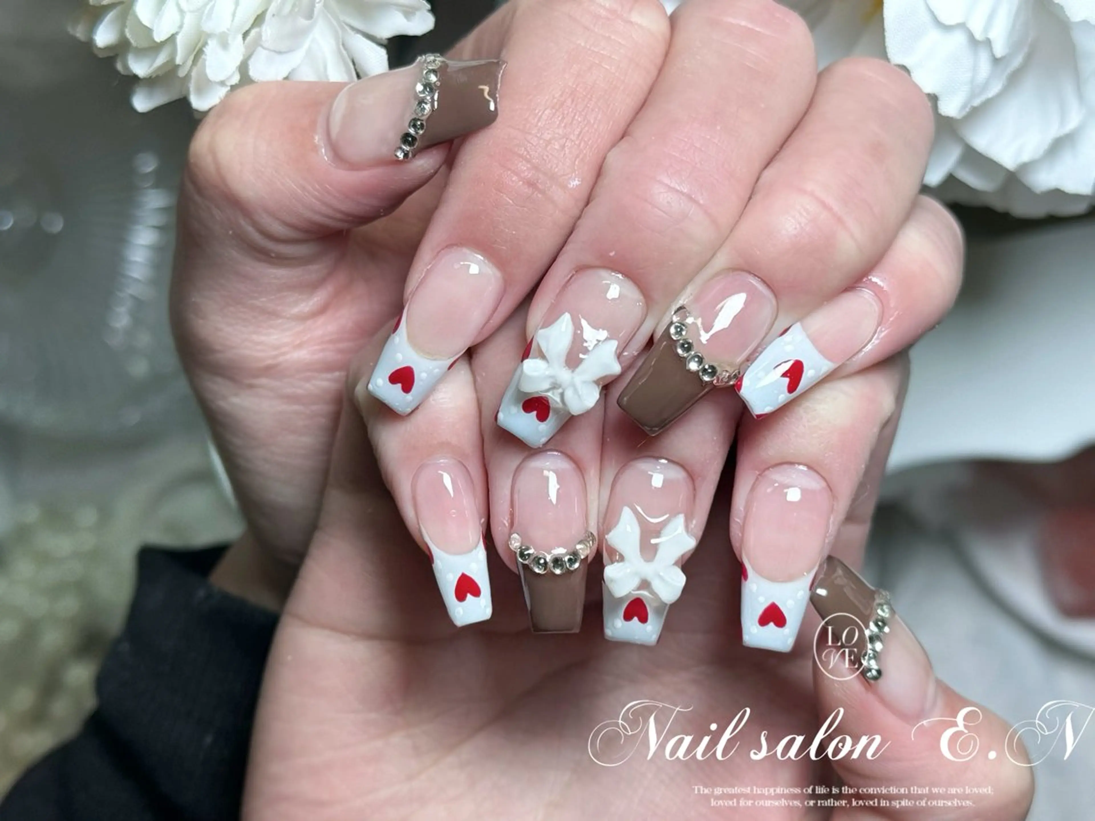 ネイル アートネイル オーロラネイル ガーリー キラキラネイル 韓国ネイル ハンドネイル E.N🦋 長さ出し/持ち込みのネイルデザイン