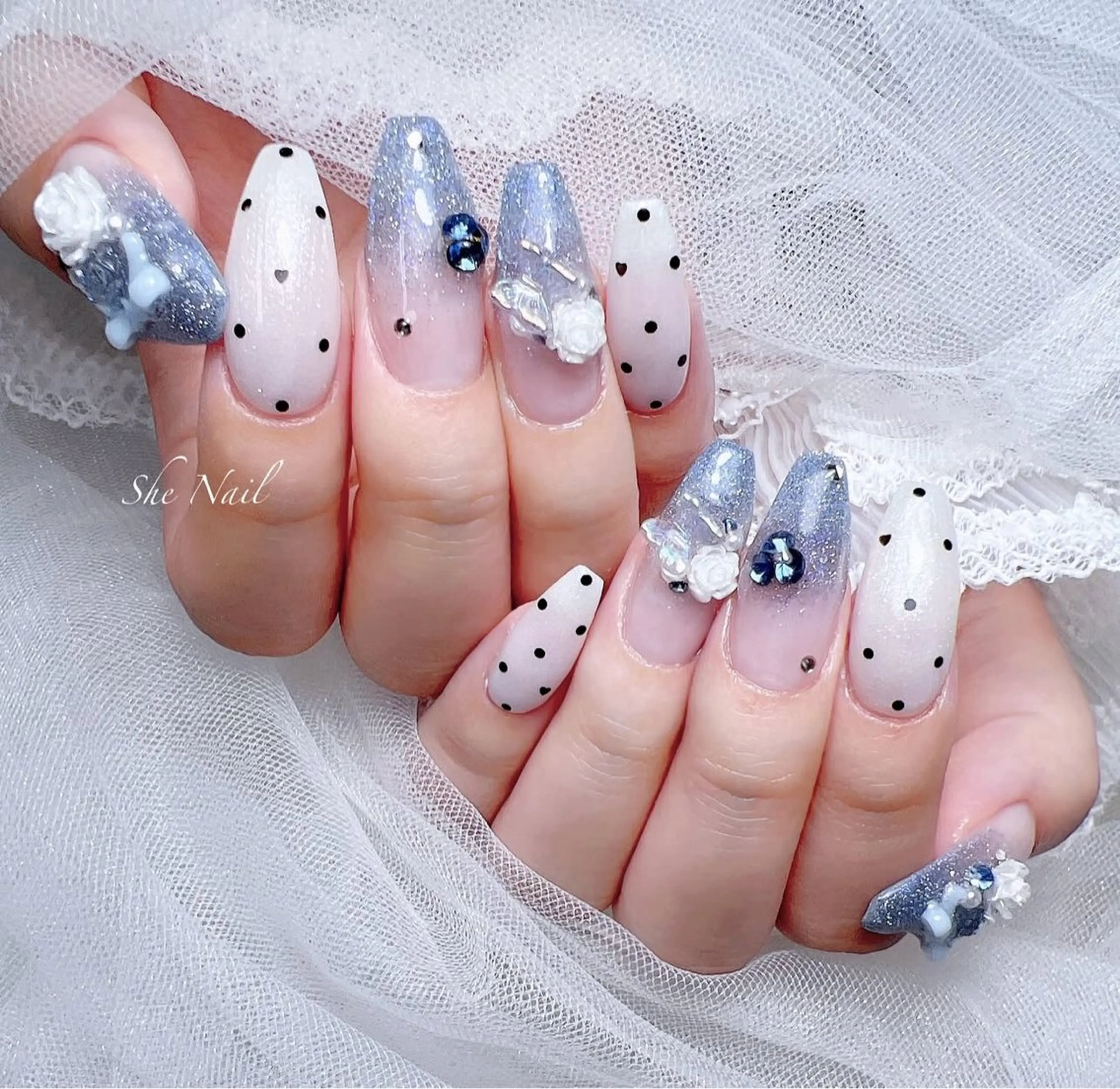 ネイル チークネイル ドット 長さ出し フレンチネイル マグネットネイル ハンドネイル She   Nail所属・ISA_ BELLAのネイルデザイン