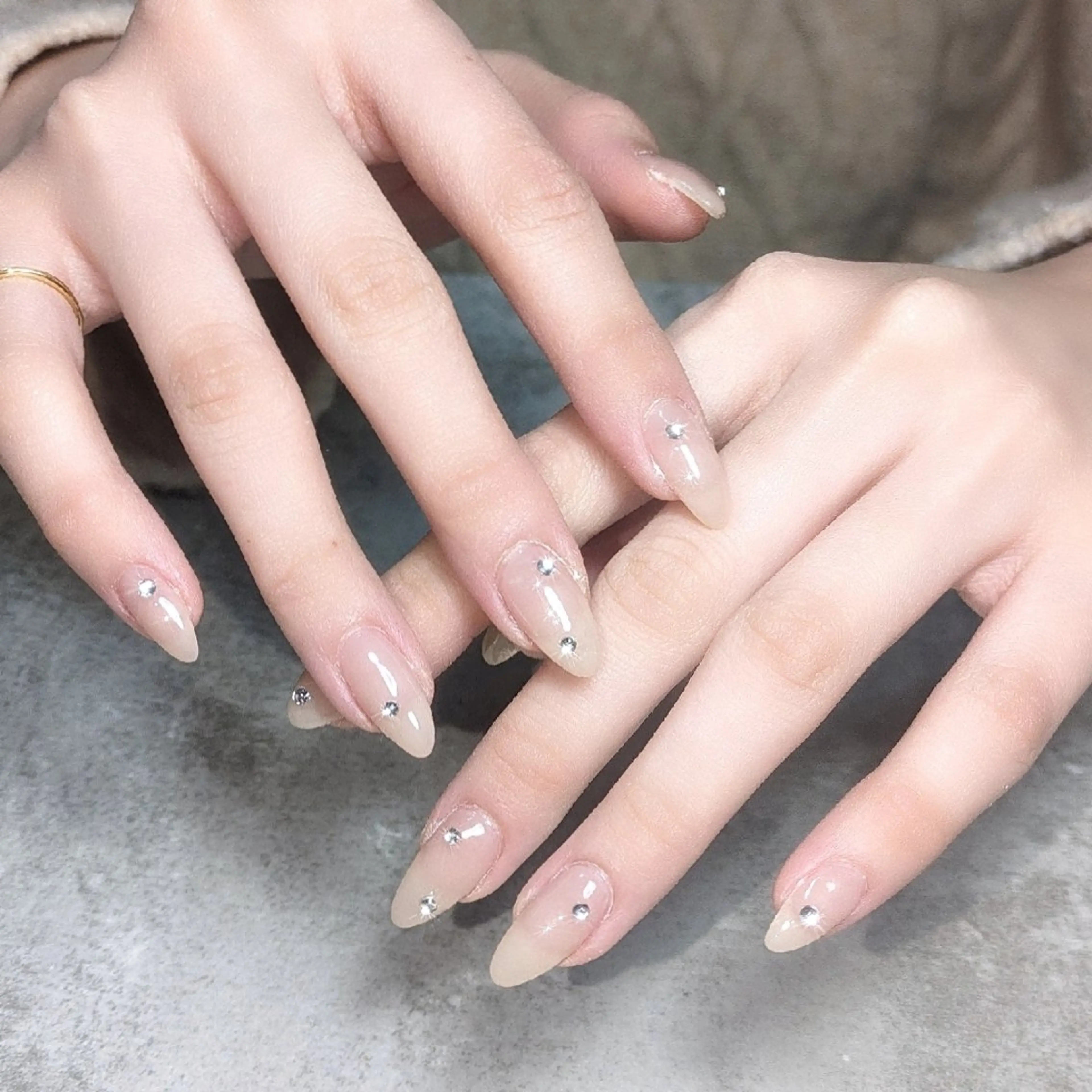 ネイル ストーンネイル ハンドネイル 塩見 聖子のネイルデザイン