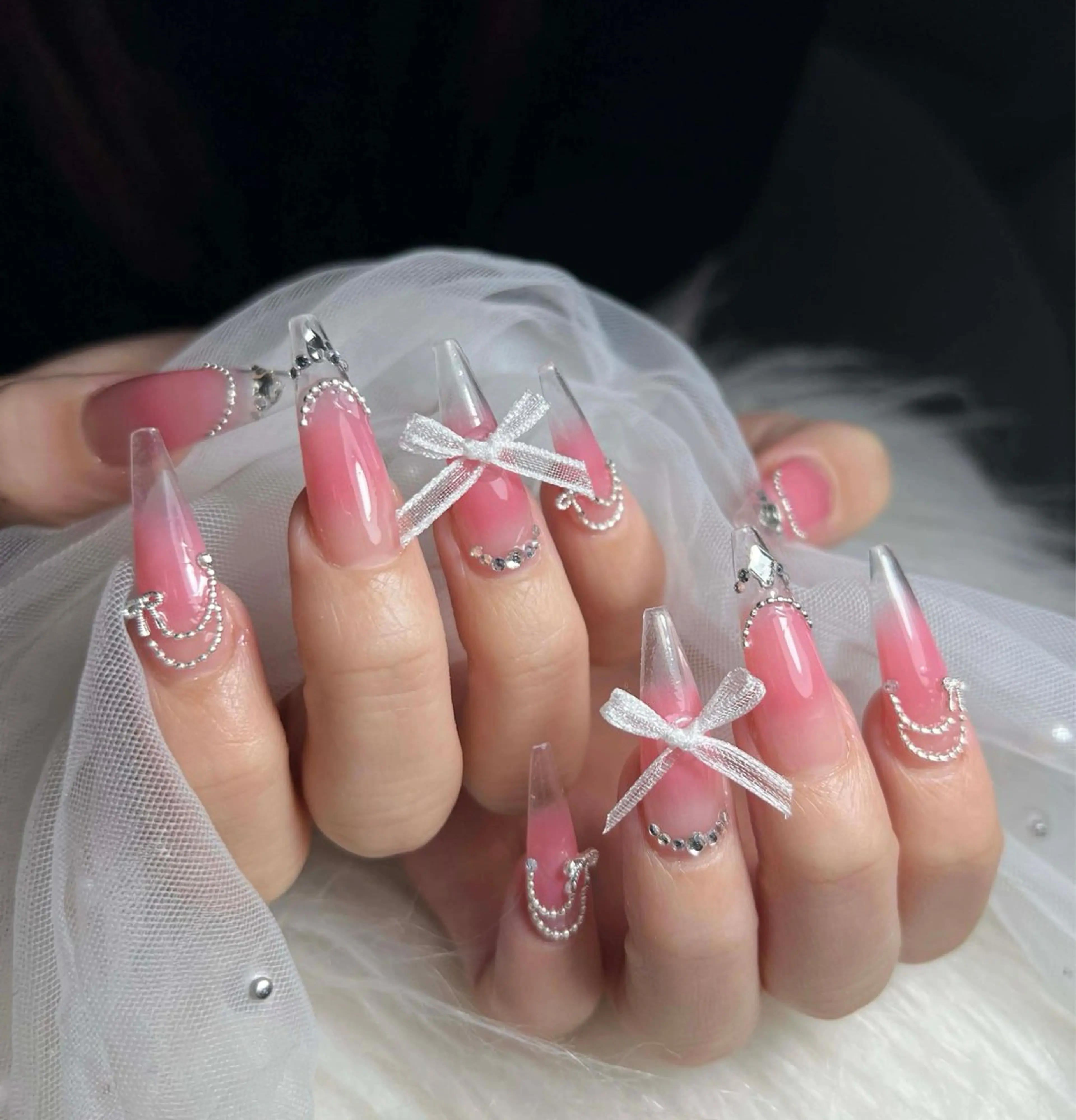 ネイル オーロラネイル クリアネイル 成人式 フラッシュネイル ジェルネイル ハンドネイル Amee Nail Salonのネイルデザイン