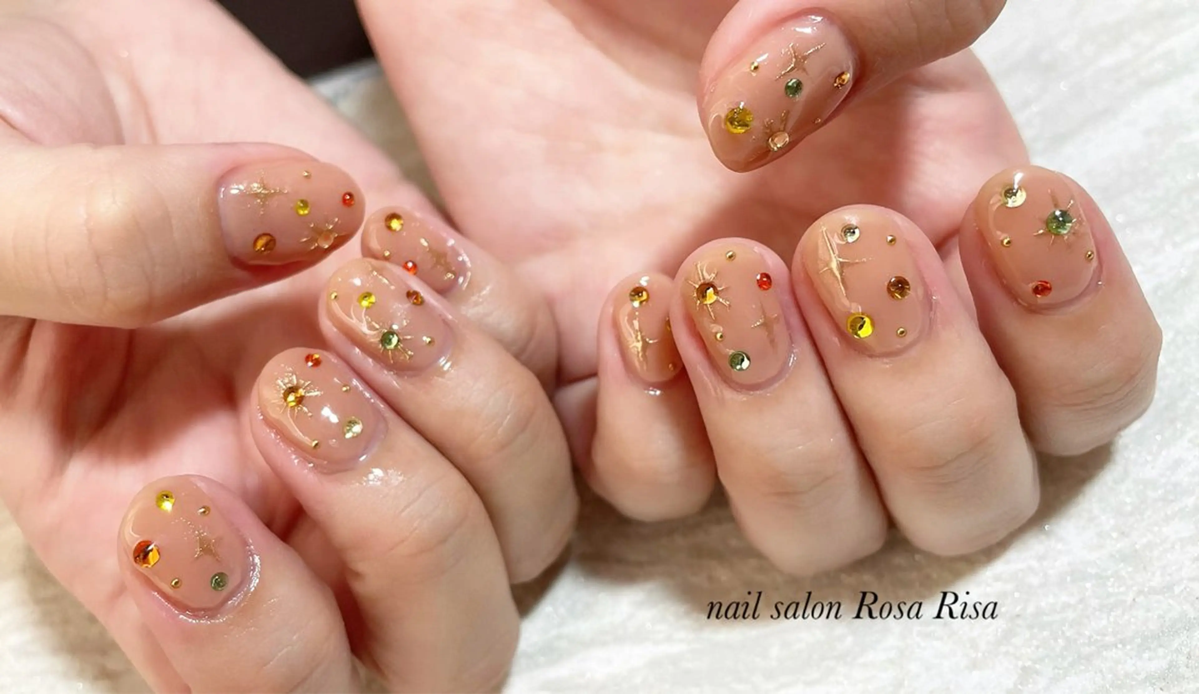 ネイル キラキラネイル ストーンネイル ハンドネイル ネイルスタジオ シェイクユアハンズのネイルデザイン