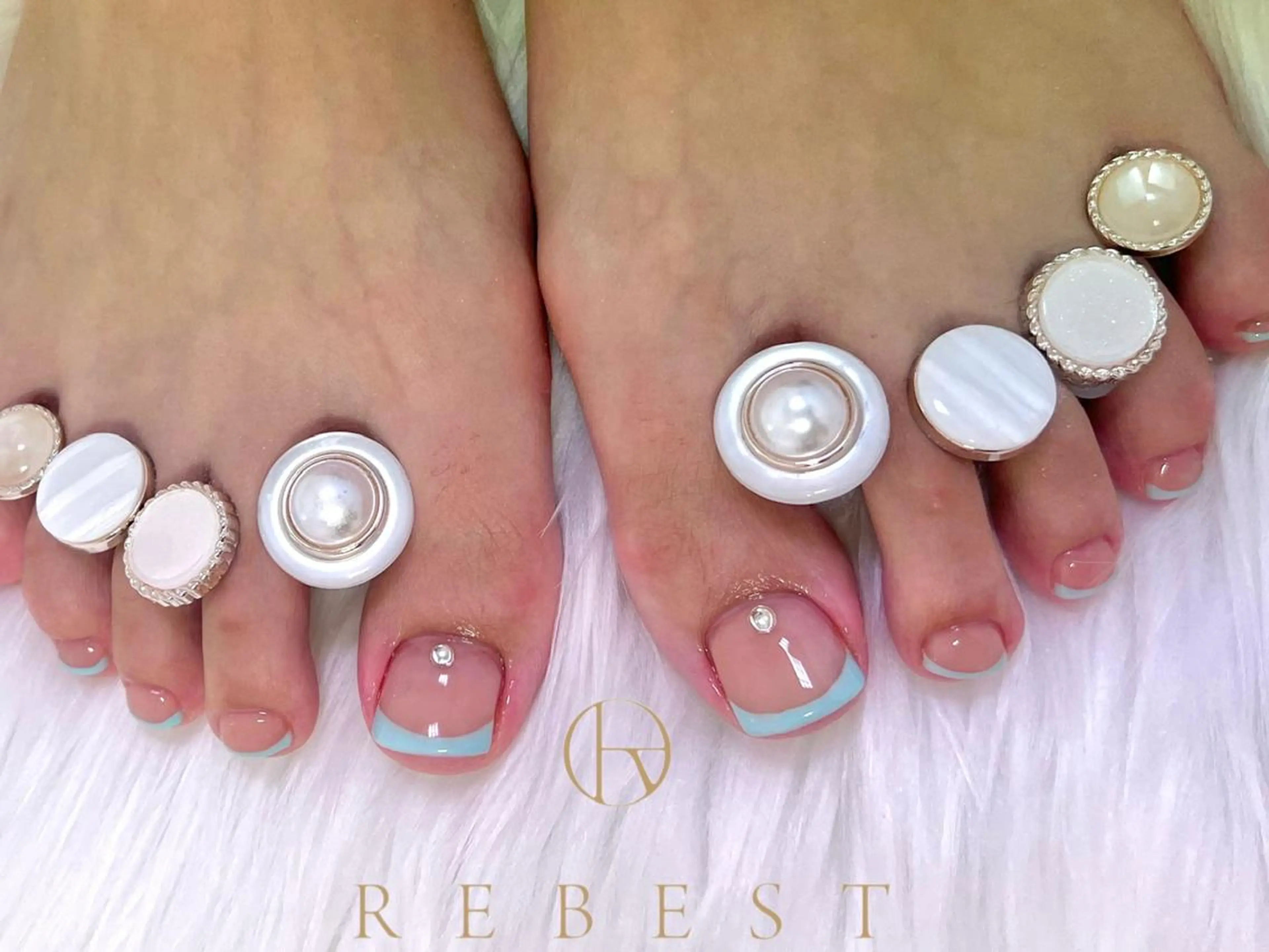 ネイル ❤️💛REBEST 付け放題Nailのネイルデザイン