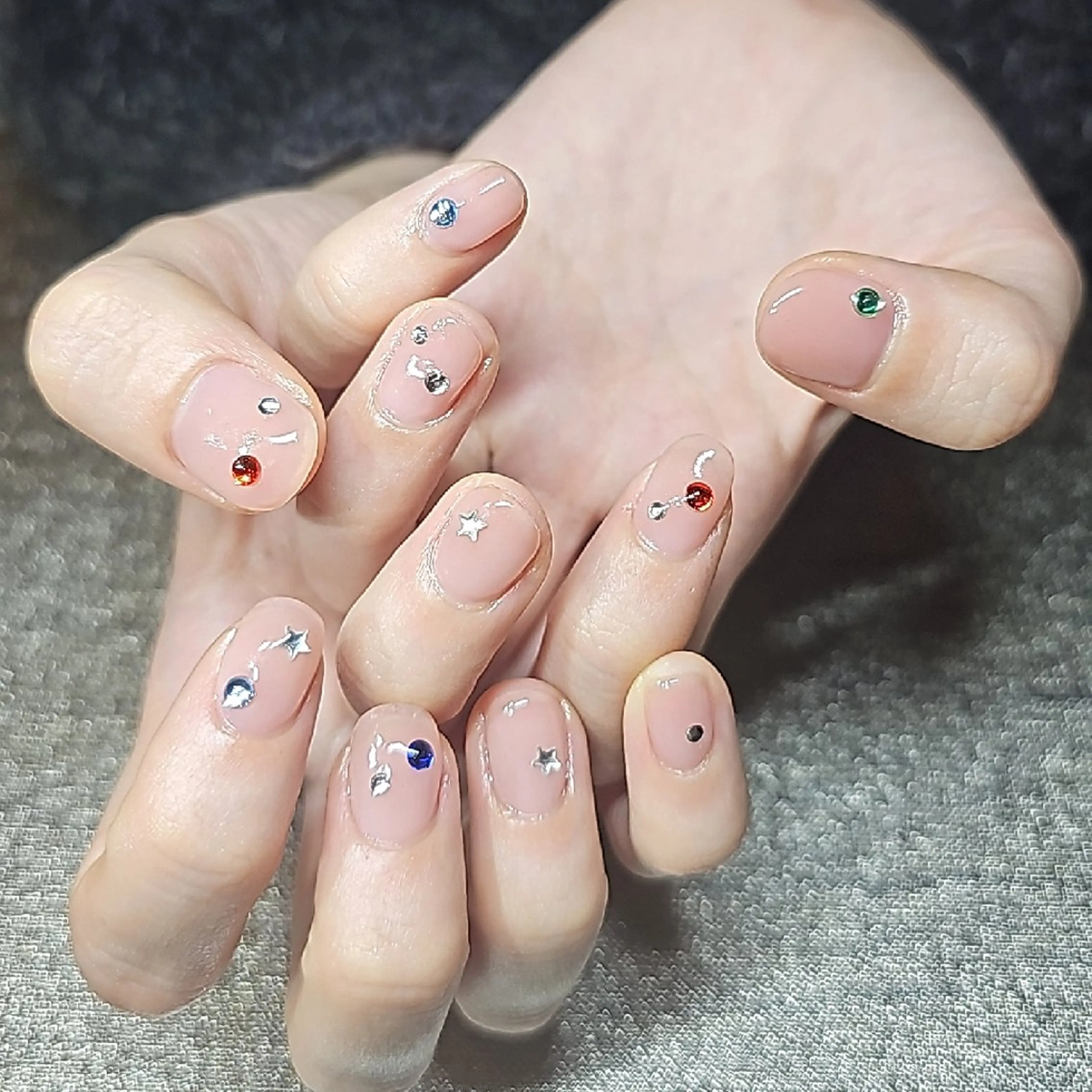 ネイル ピンク ストーンネイル salon de Princess所属・salon de  Princessのネイルデザイン