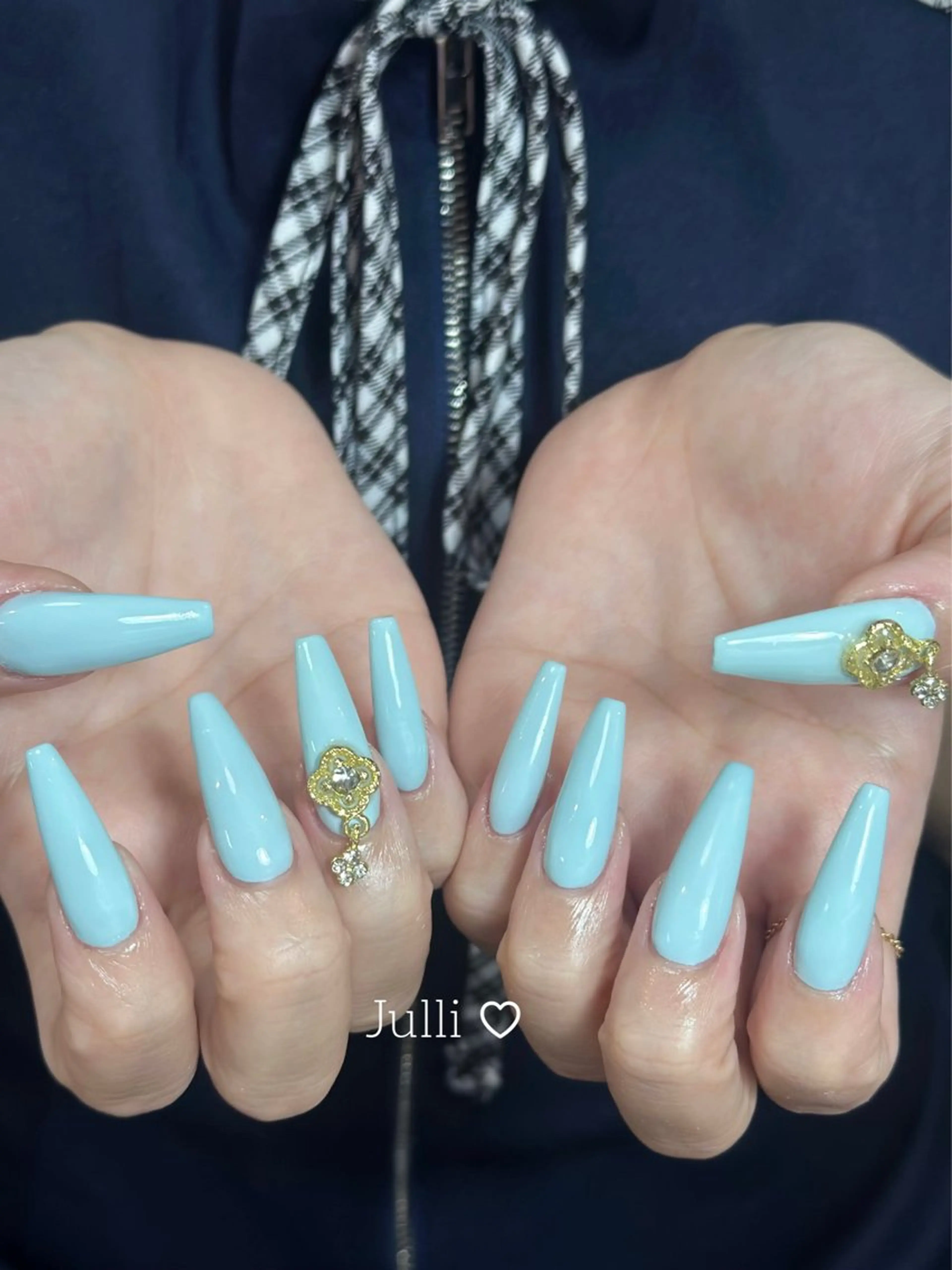 ネイル フレンチネイル ジェルネイル キラキラネイル 韓国ネイル マグネットネイル Julli NailStudioのネイルデザイン